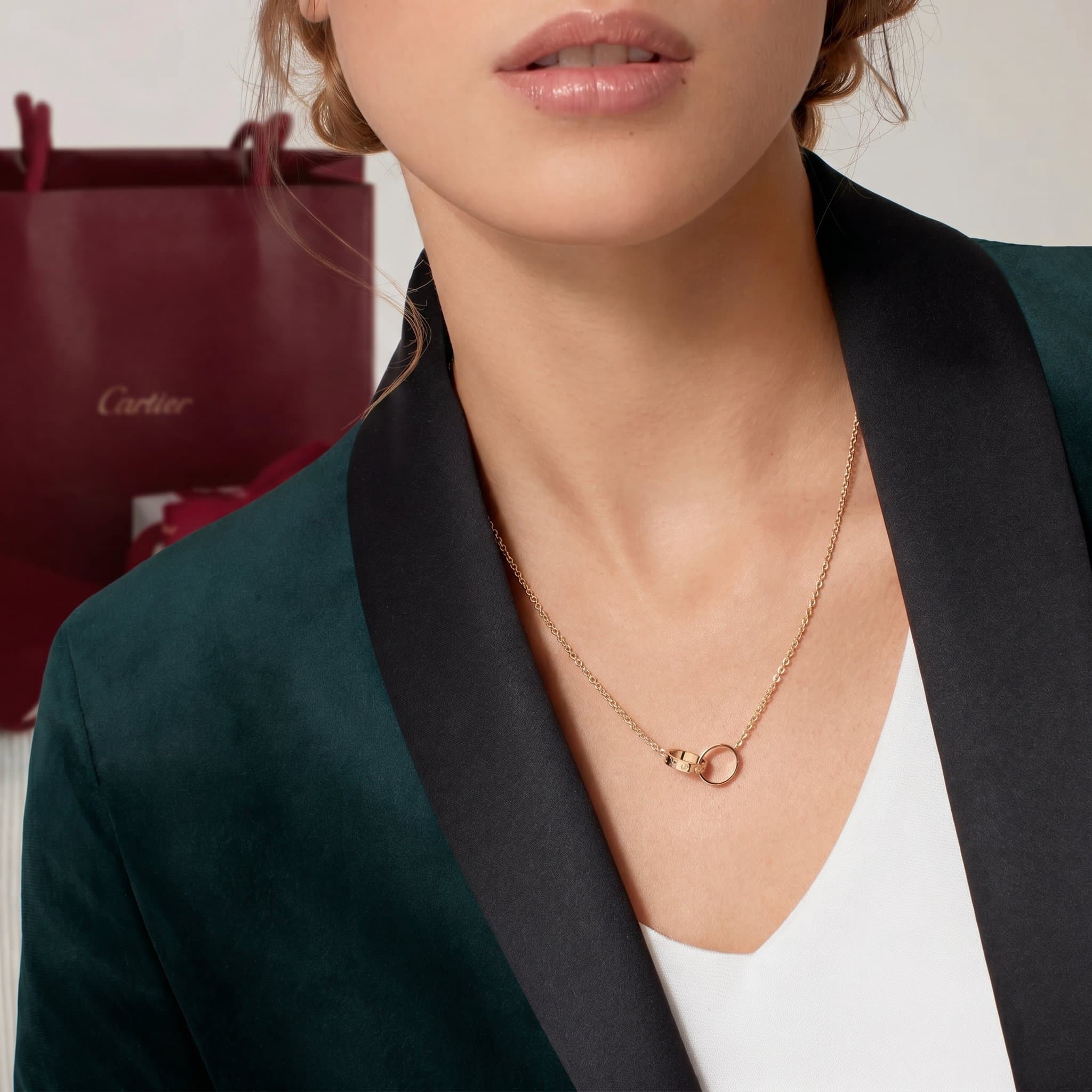 Золотая подвеска Cartier Love