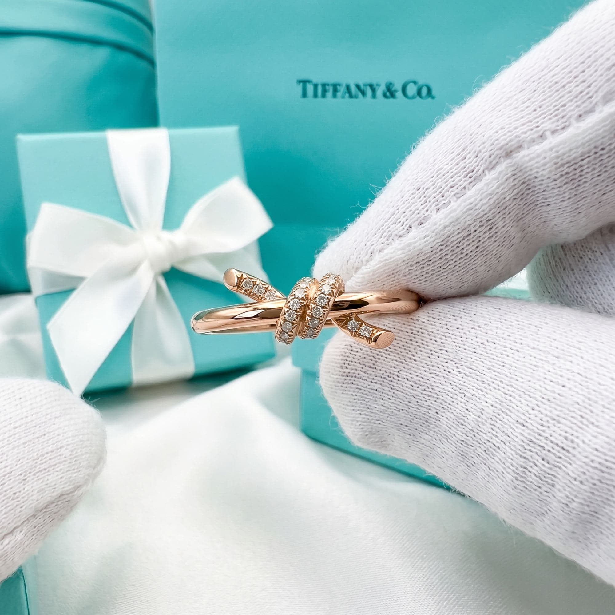 Кольцо Tiffany Knot в розовом золоте с бриллиантами — фото 3