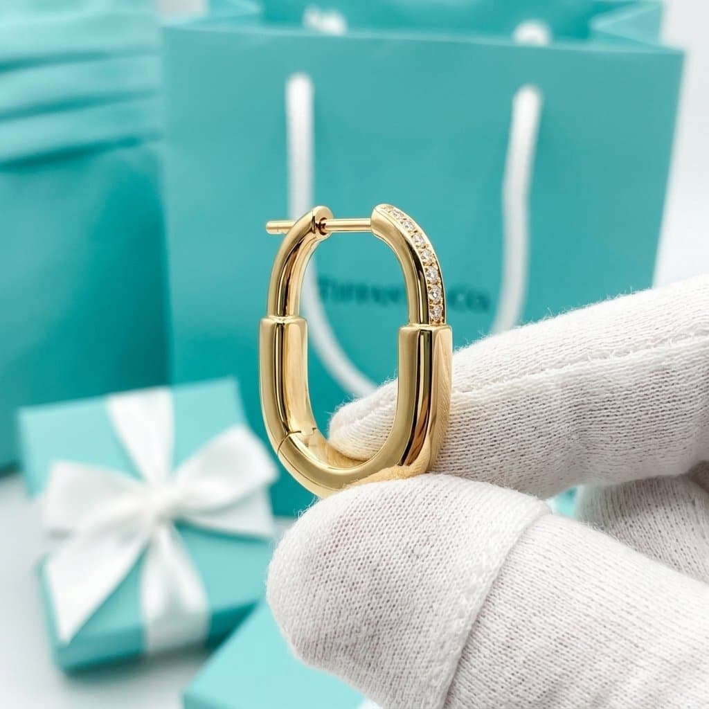 Серьги Tiffany Lock — малые, желтое золото, бриллианты — фото 2