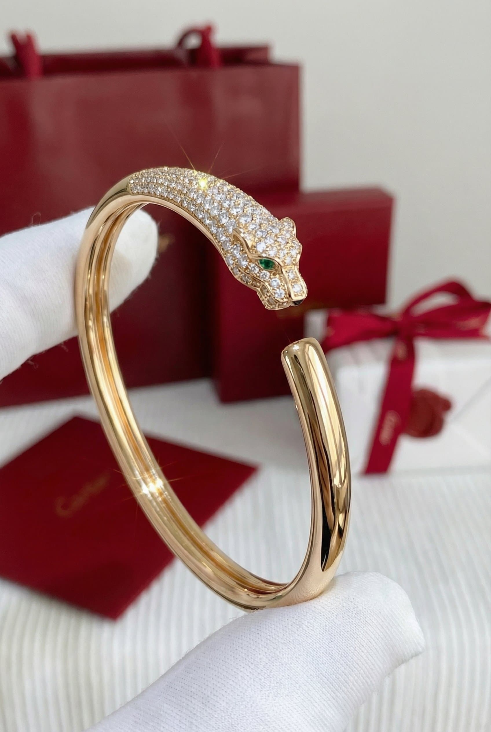 Золотой браслет Cartier Panthère de Cartier с бриллиантами — фото 3