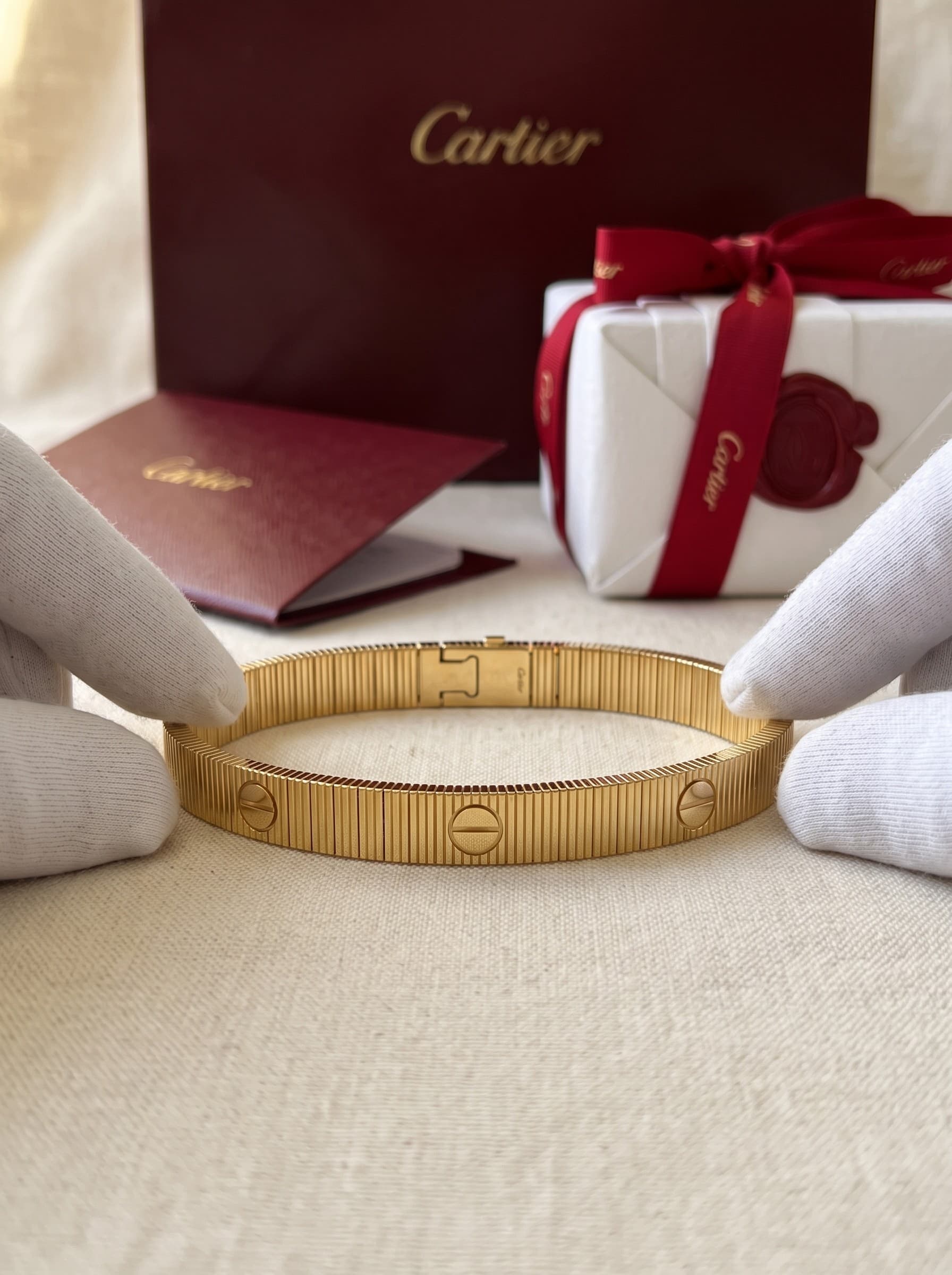 Браслет Cartier LOVE Unlimited, гибкий, Жёлтое золото