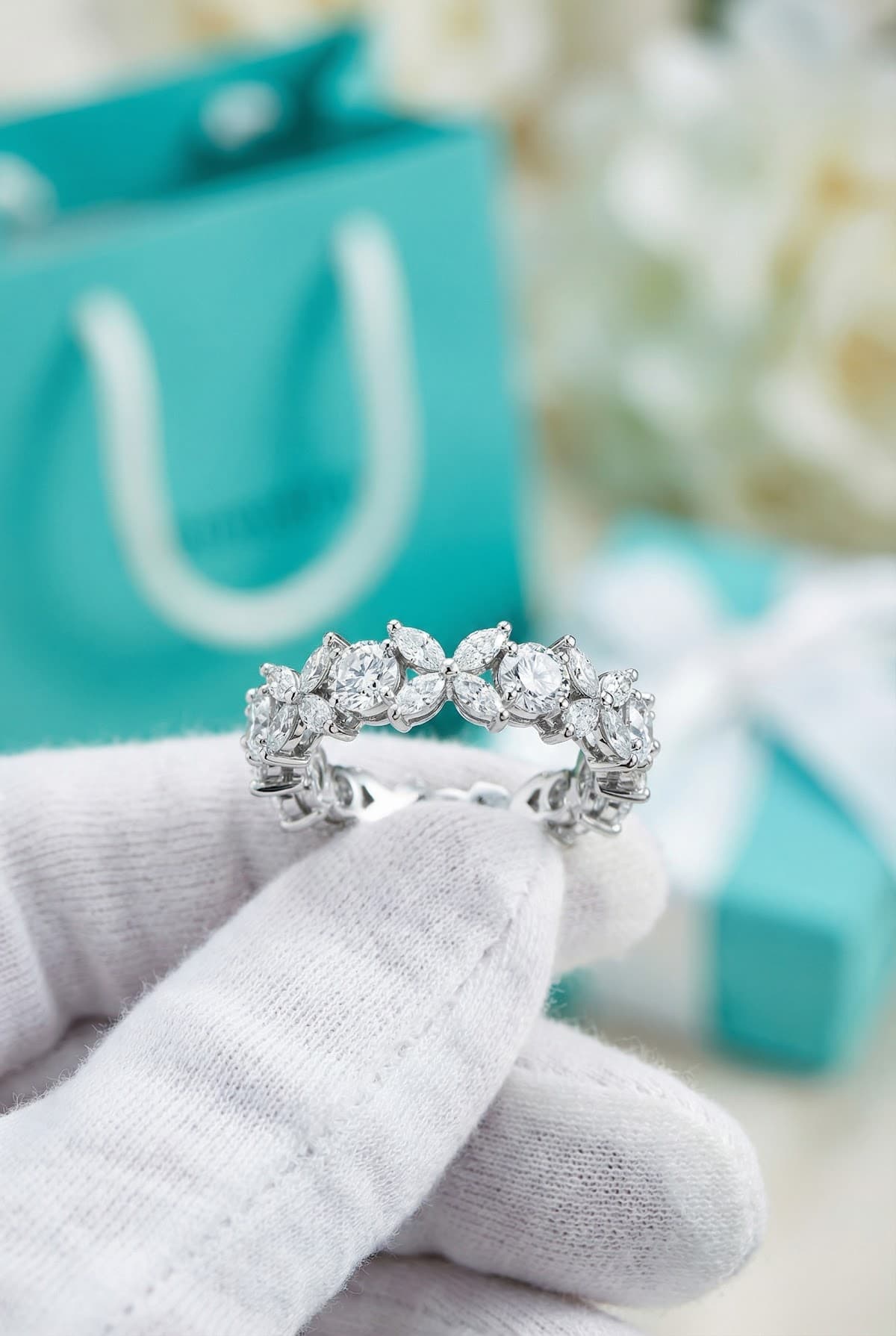 Tiffany & Co. Золотое кольцо с бриллиантами Tiffany Victoria