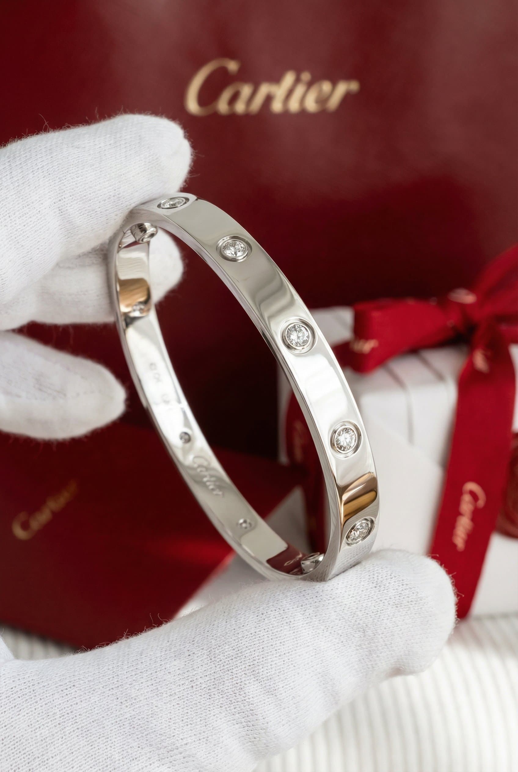 Cartier Золотой браслет Cartier Love с бриллиантами