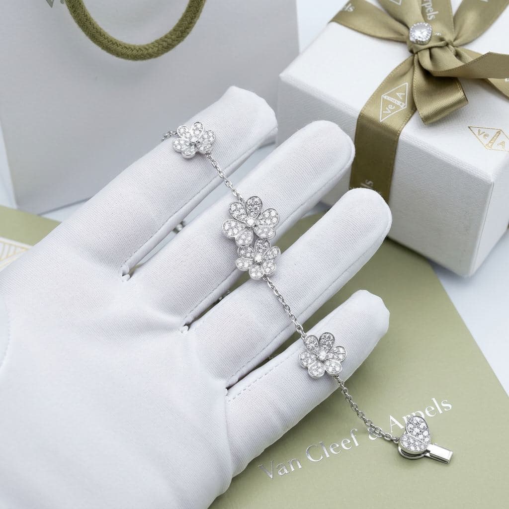 Браслет Van Cleef & Arpels Flora Frivole, 5 цветов, Белое золото