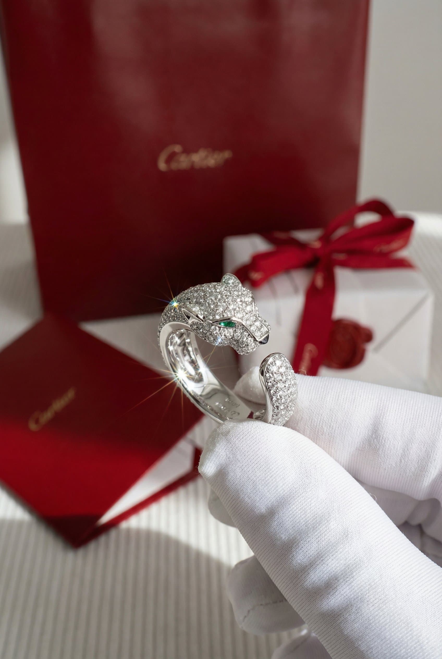 Золотое кольцо Cartier Panthère de Cartier с бриллиантами