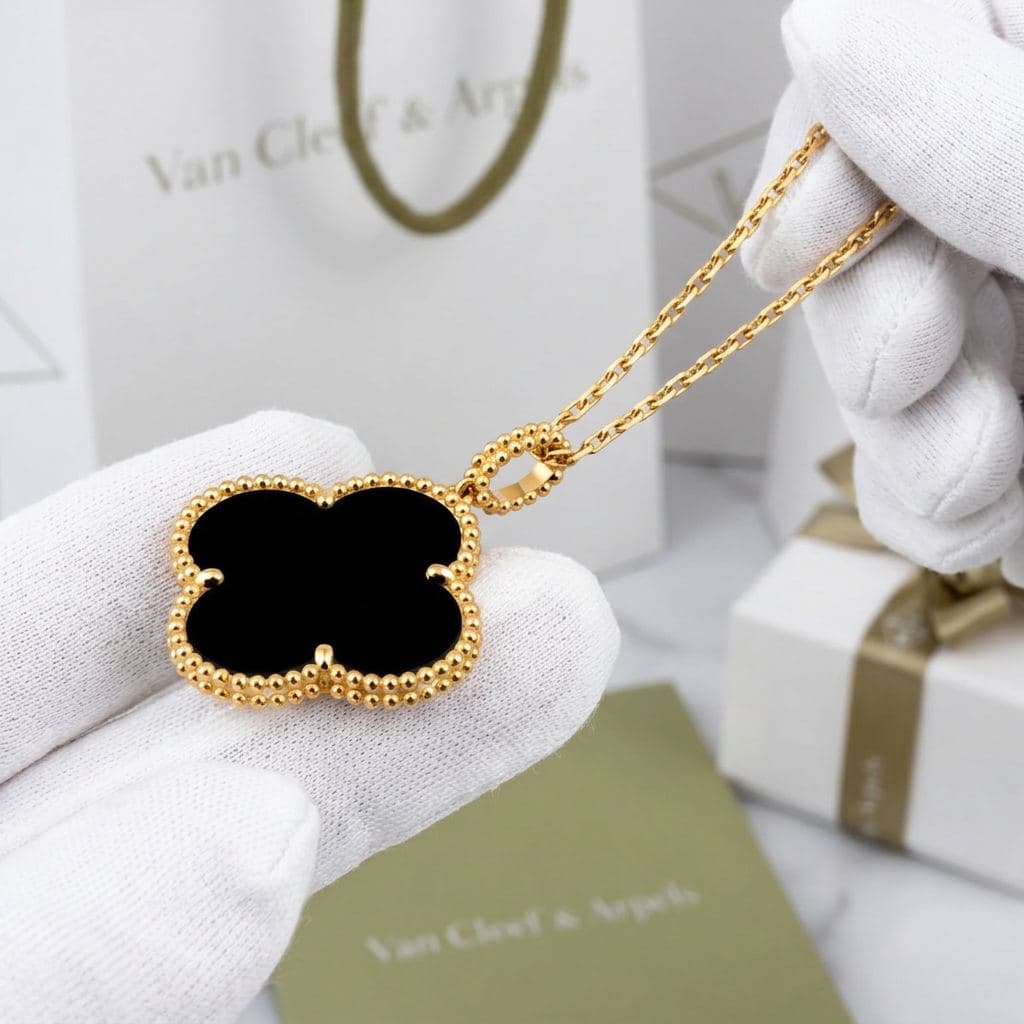 Колье Van Cleef & Arpels Magic Alhambra, 1 мотив — фото 3