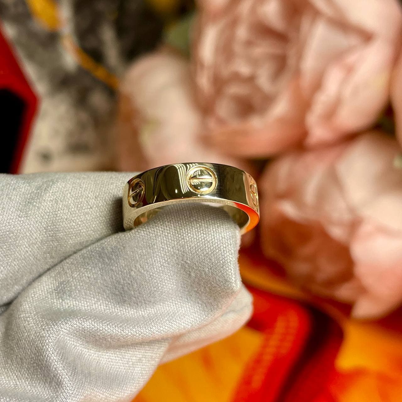 Cartier Кольцо Cartier Love уменьшенная модель с 3 бриллиантами WB (желтое золото 585)