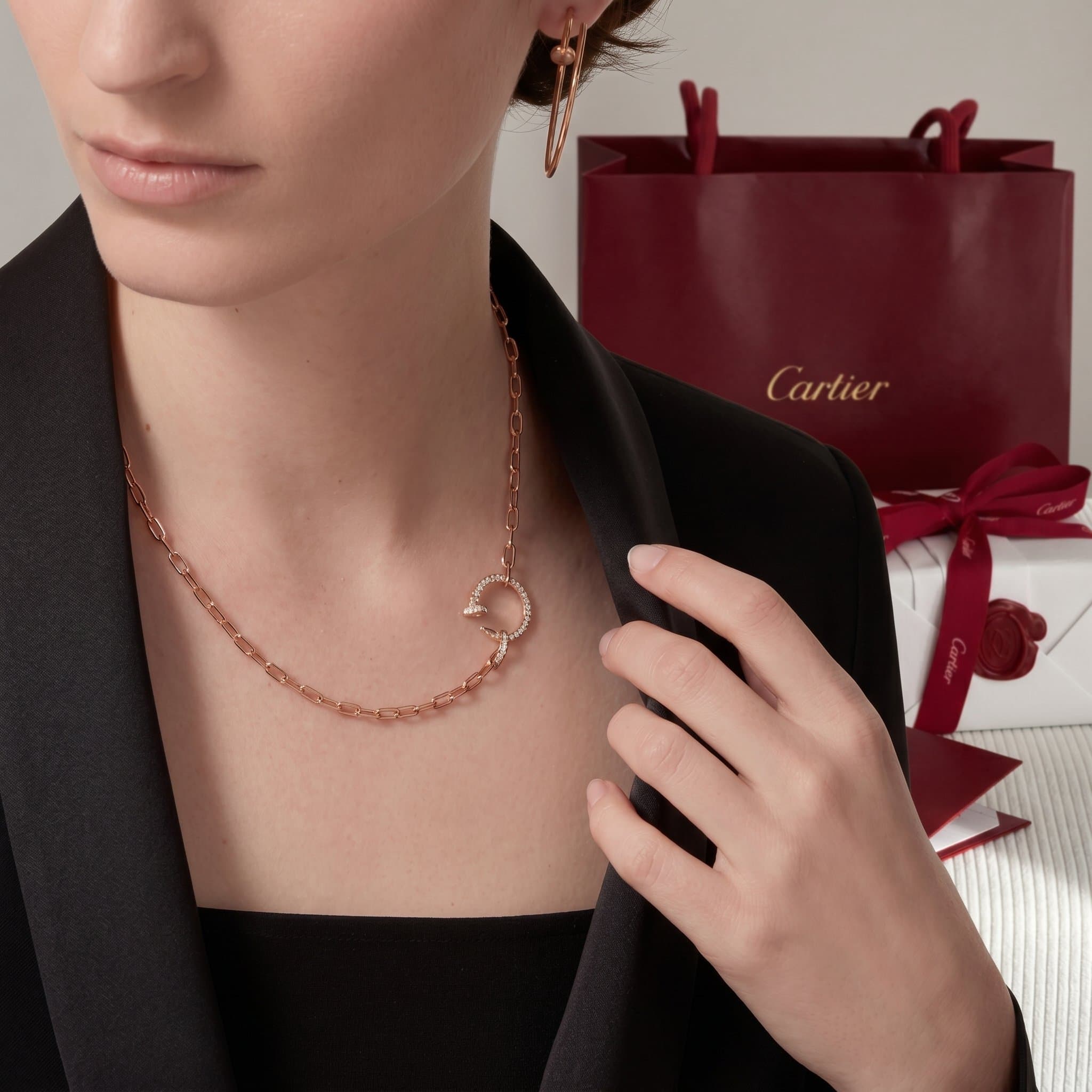 Золотое колье Cartier Juste un Clou (гвоздь) с бриллиантами, паве