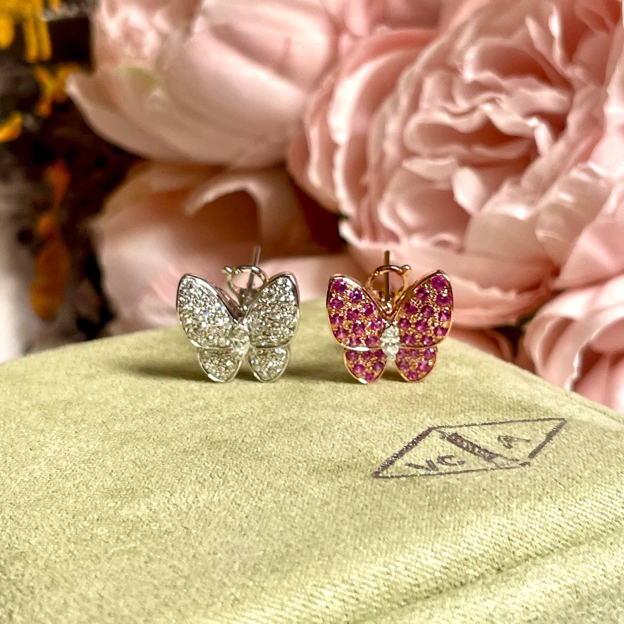 Серьги Van Cleef Two Butterfly (белое/розовое золото 750)