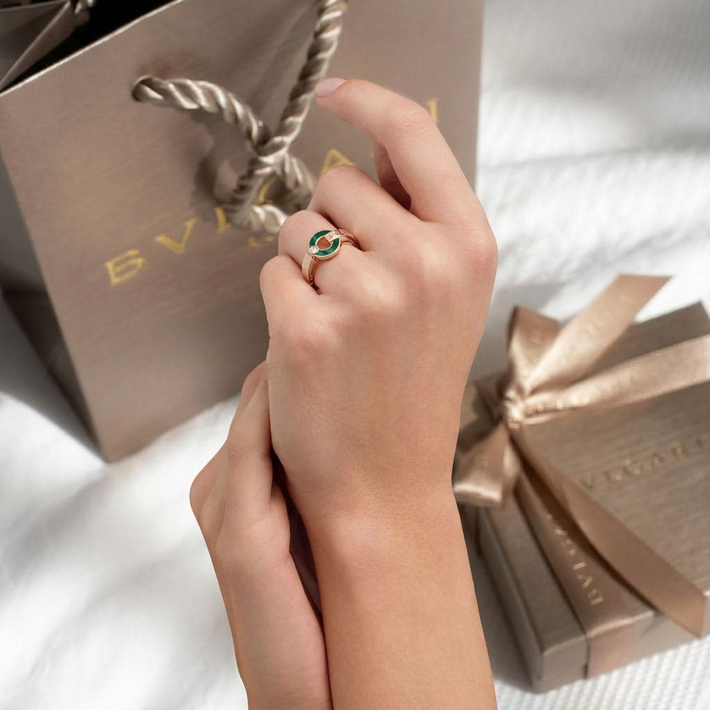 Кольцо BVLGARI BVLGARI с малахитом и бриллиантом