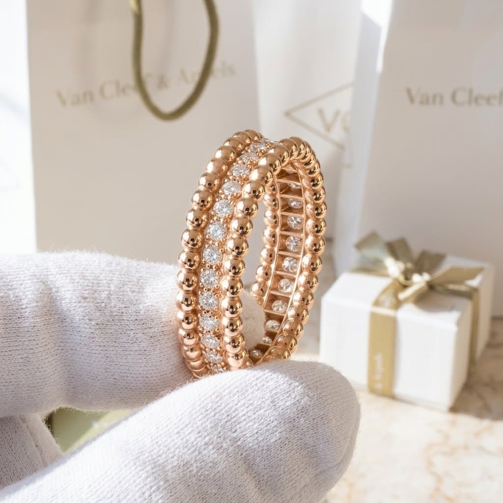 Кольцо Van Cleef & Arpels Perlée с бриллиантами, 1 ряд, Розовое золото