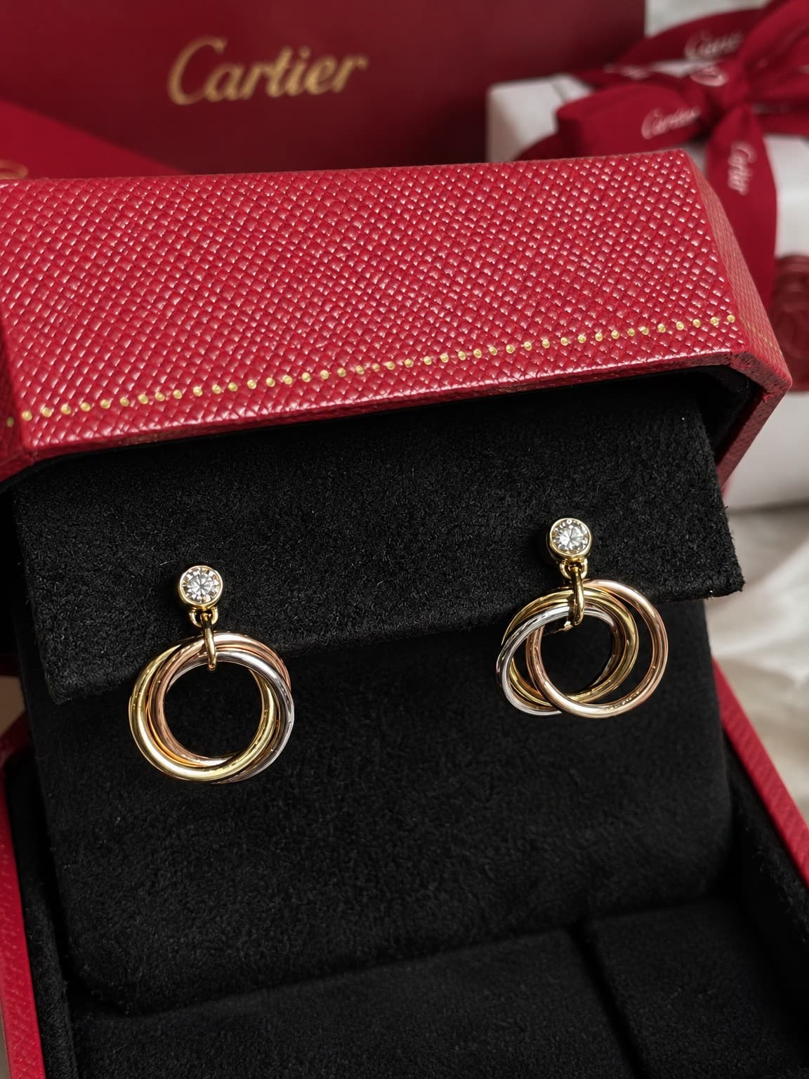 Cartier Серьги Cartier Trinity с бриллиантами 0,11 ct