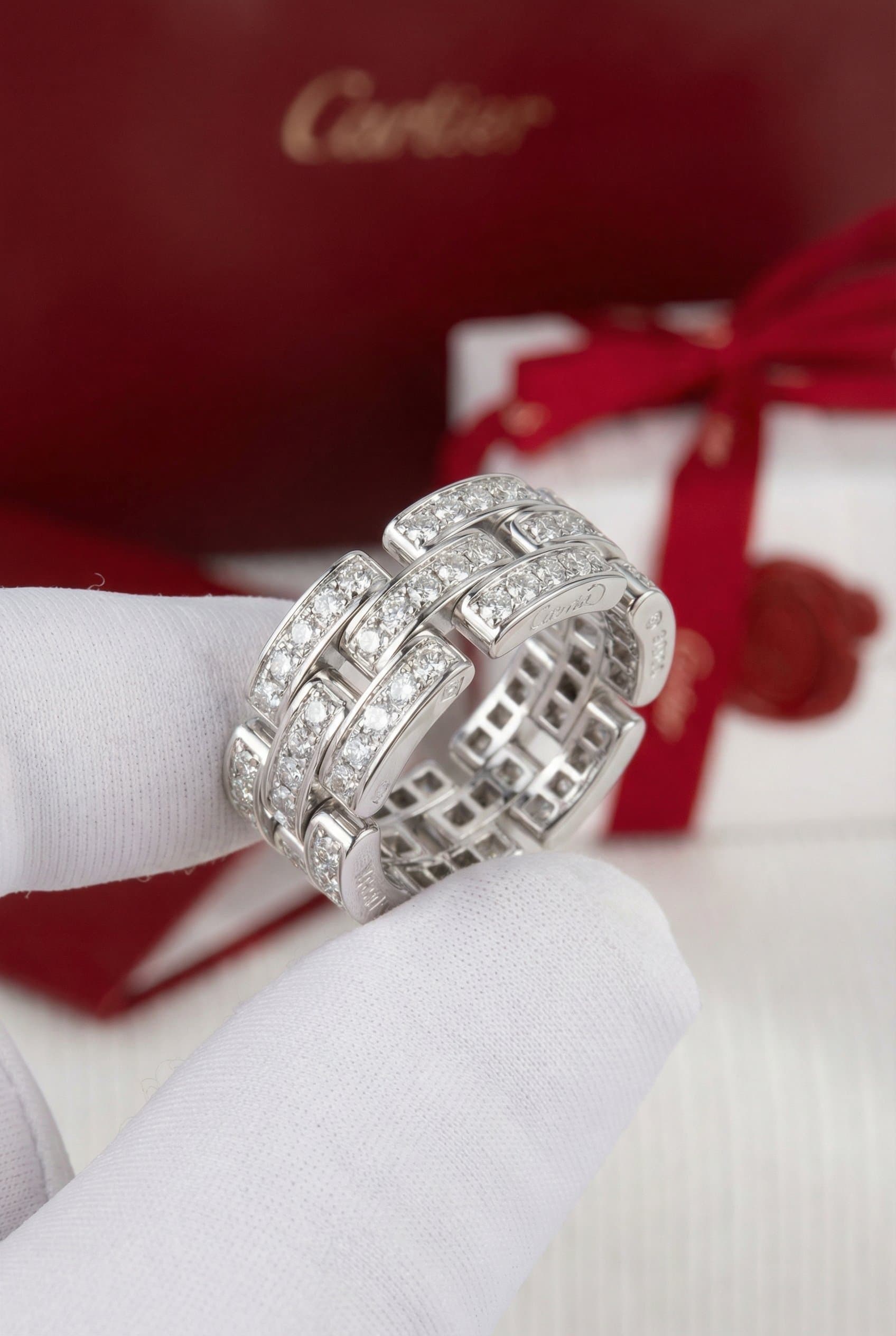 Золотое кольцо Cartier Maillon Panthère