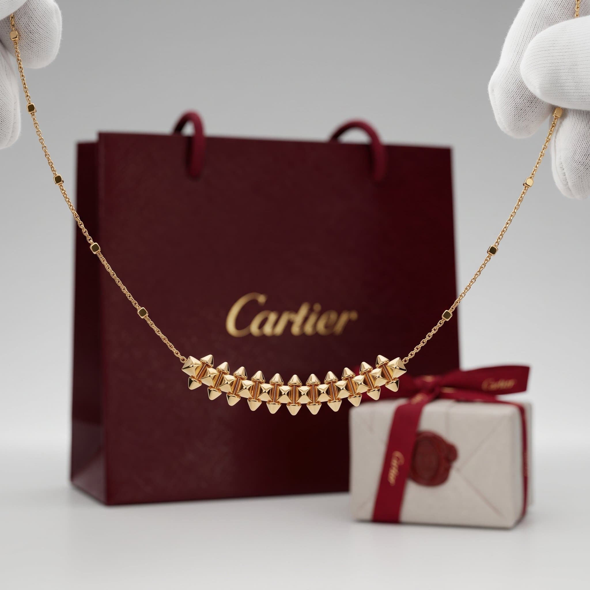 Золотое колье Cartier Clash, средняя модель