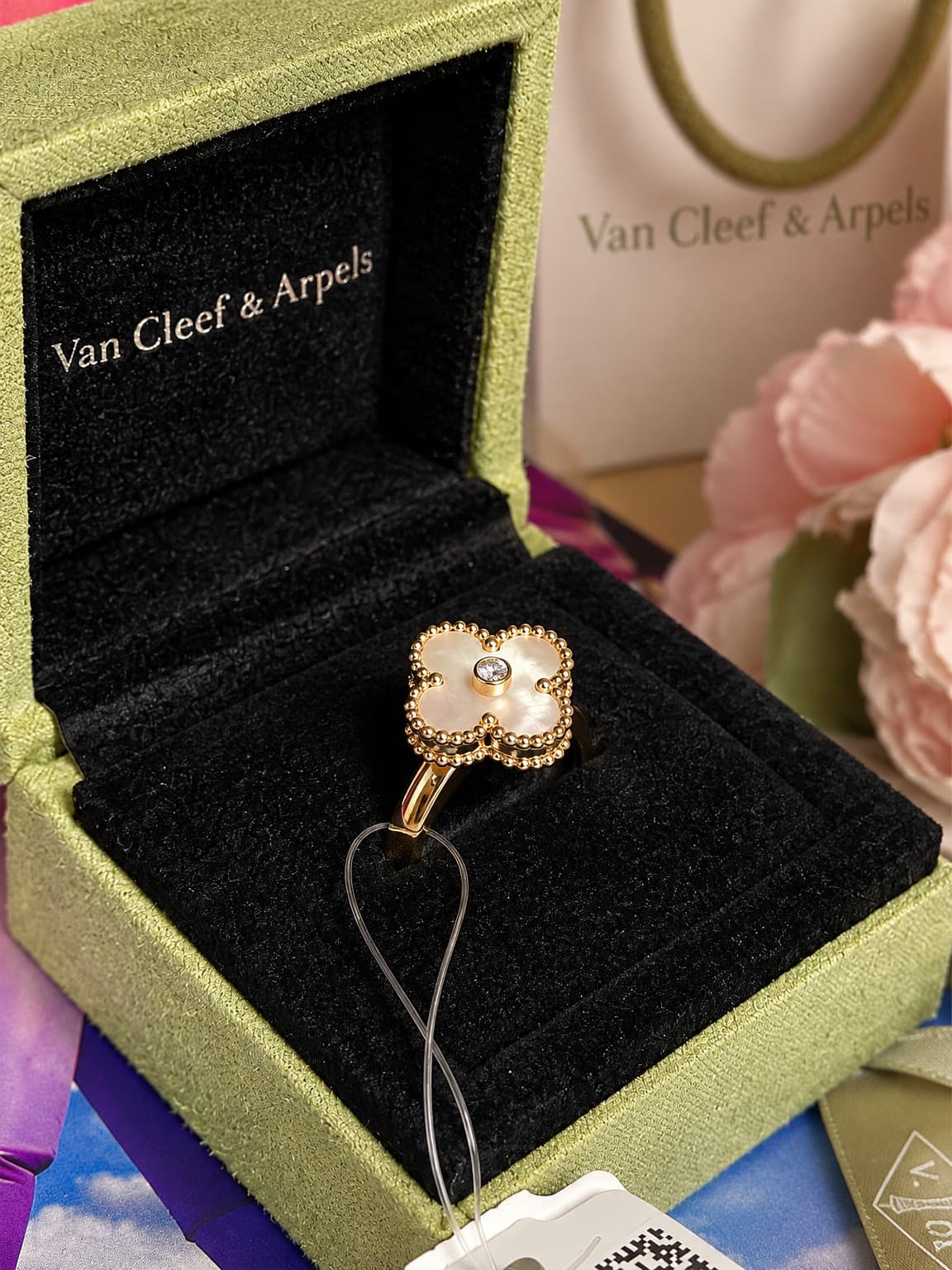 Кольцо Van Cleff с перламутром и 1 бриллиантом 0,05ct — фото 6