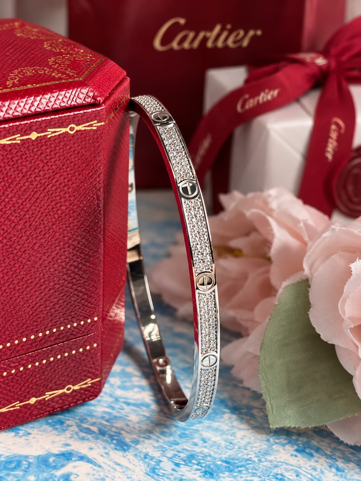 Cartier Браслет Cartier Love Pave узкая модель