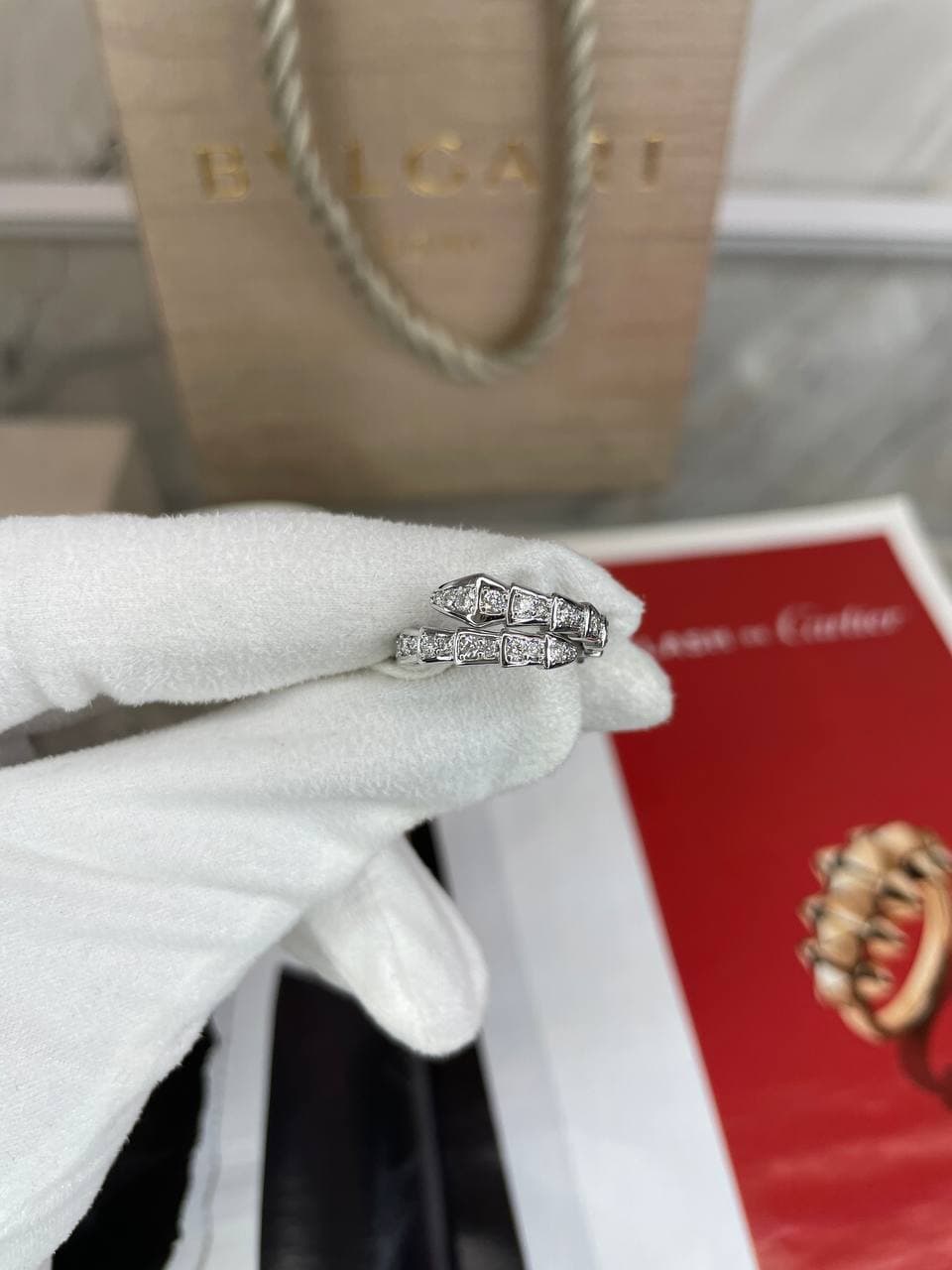 Кольцо Bulgari Serpenti (белое золото 585)
