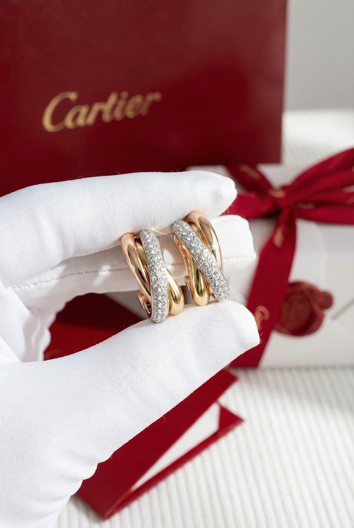 Cartier Золотые серьги-кольца с бриллиантами Cartier Trinity