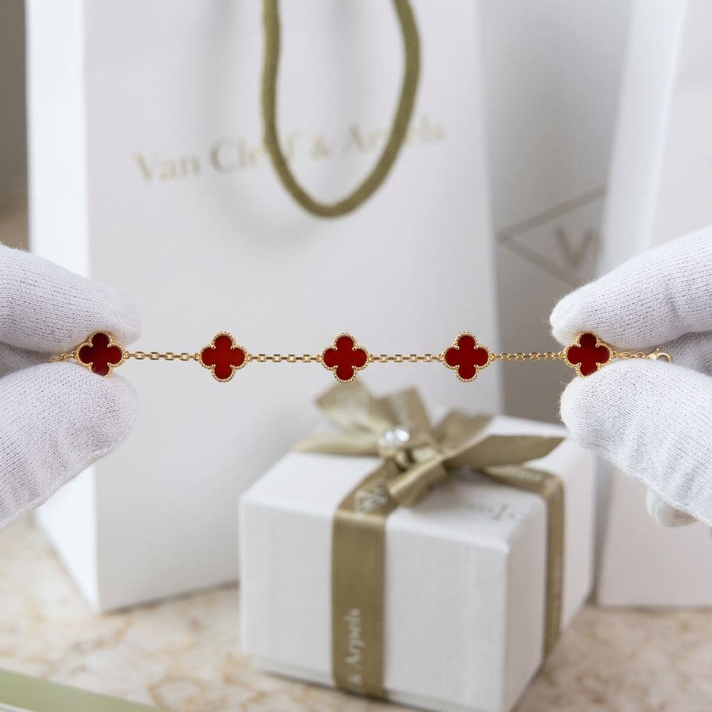 Браслет Van Cleef & Arpels Vintage Alhambra, 5 мотивов
