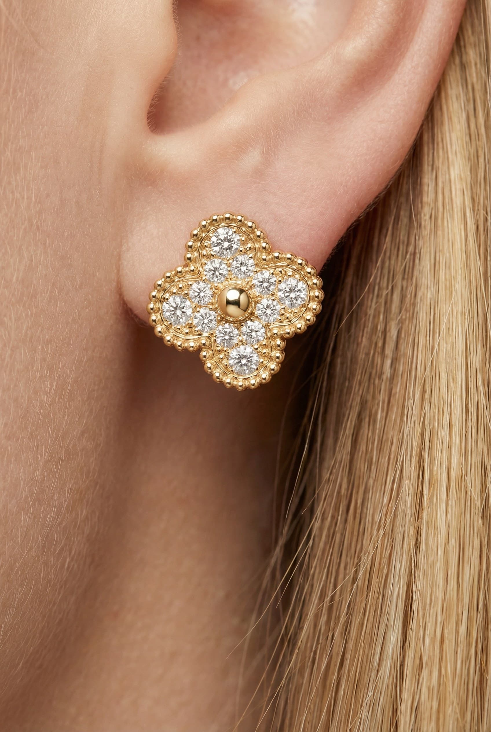 Van Cleef & Arpels Золотые серьги с бриллиантами Van Cleef Vintage Alhambra