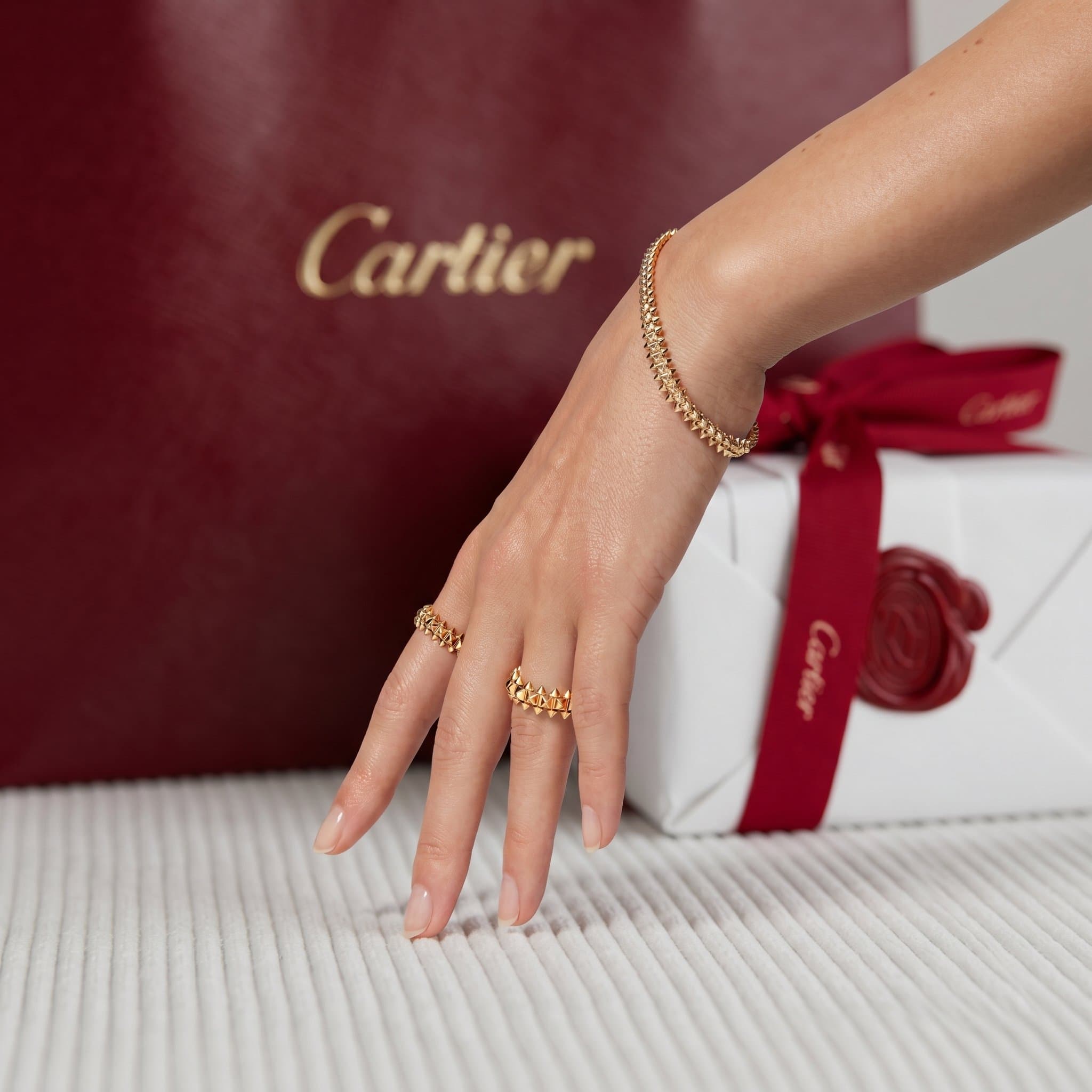 Золотое кольцо Cartier Clash — фото 4