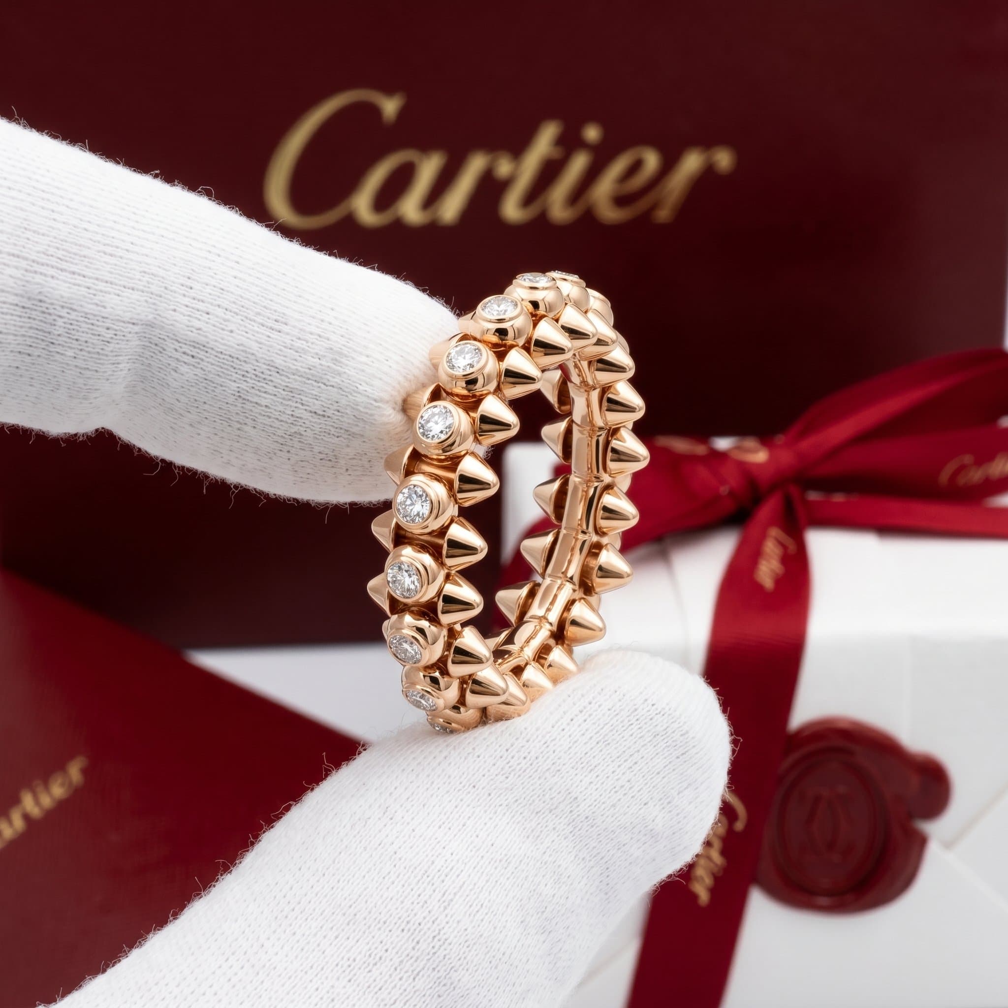 Золотое кольцо Cartier Clash с бриллиантами, средняя модель, паве, Розовое золото