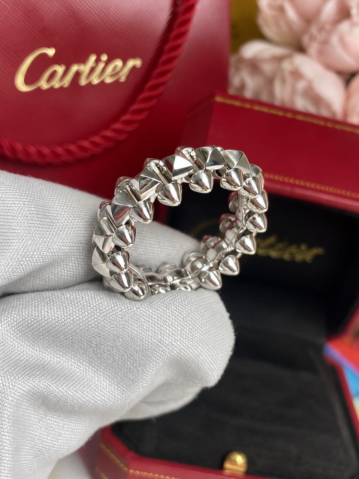 Кольцо Cartier Clash средняя модель 8 мм, Белое золото