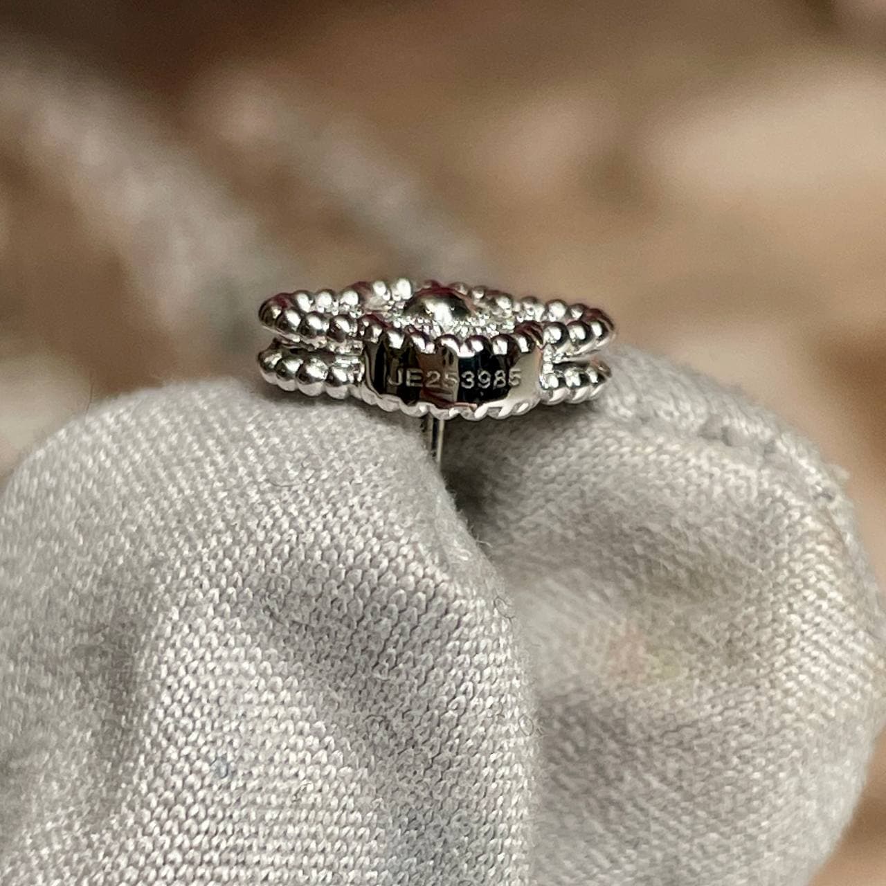 Серьги Van Cleef с бриллиантами 0,16ct (белое золото 750) — фото 8