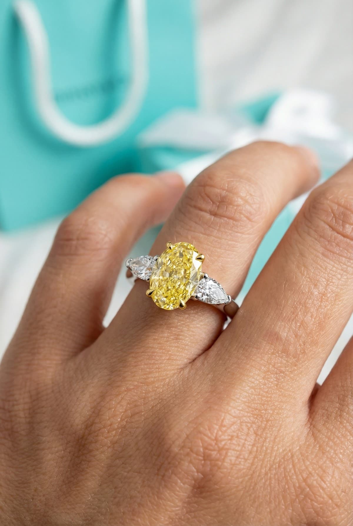 Золотое кольцо с желтым бриллиантом Tiffany & Co, Золото