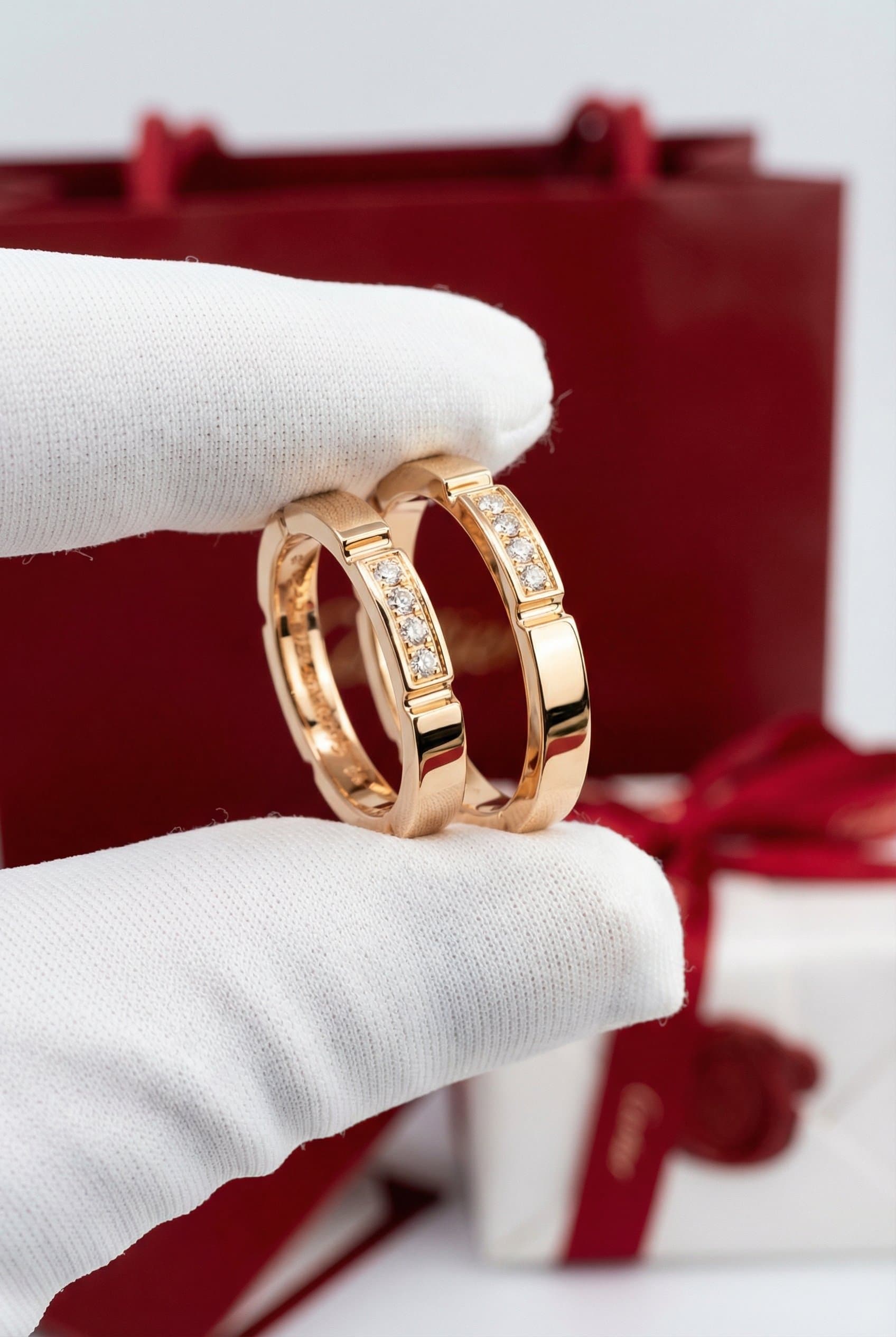Золотое обручальное кольцо Cartier Maillon Panthère с бриллиантами