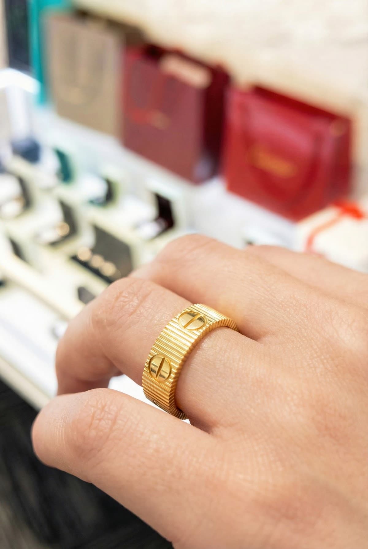 Золотое кольцо Cartier LOVE Unlimited — фото 5