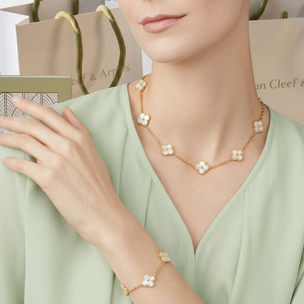 Браслет Van Cleef & Arpels Vintage Alhambra, 5 мотивов, желтое золото, бриллианты