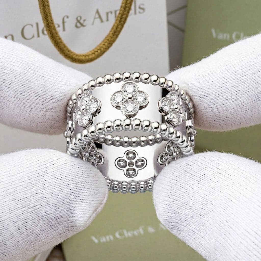 Кольцо Van Cleef & Arpels Perlée clovers, малая модель — фото 3