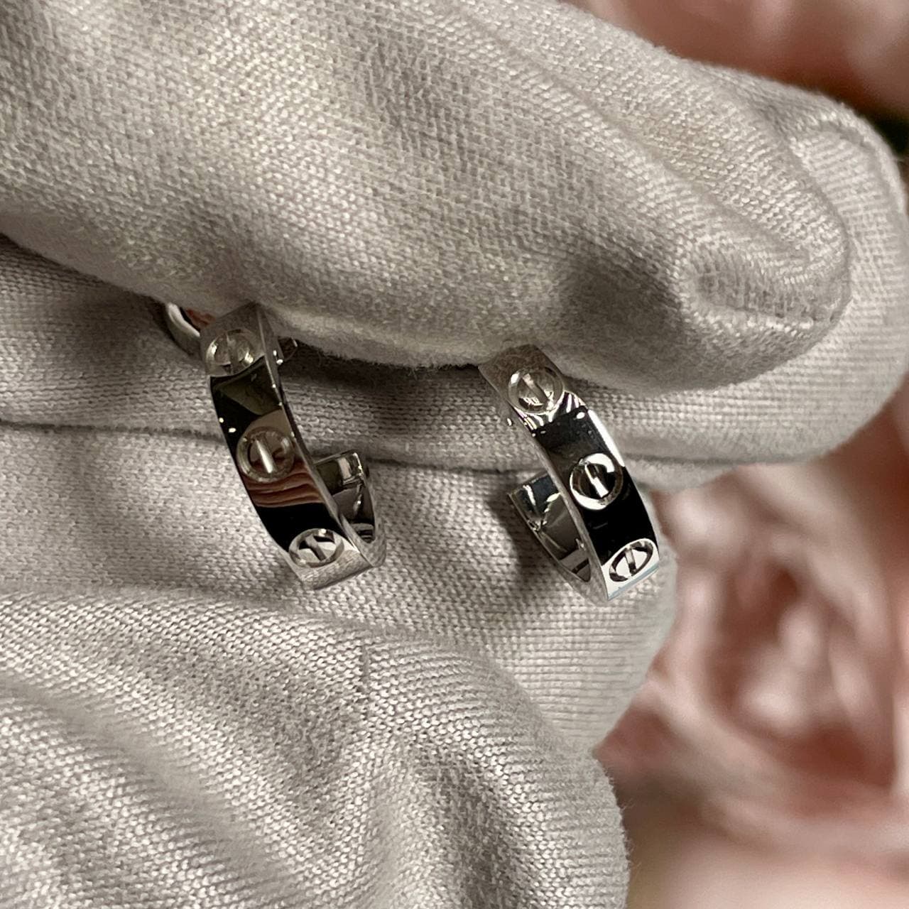 Серьги Cartier Love маленькая модель (белое золото 750) — фото 5