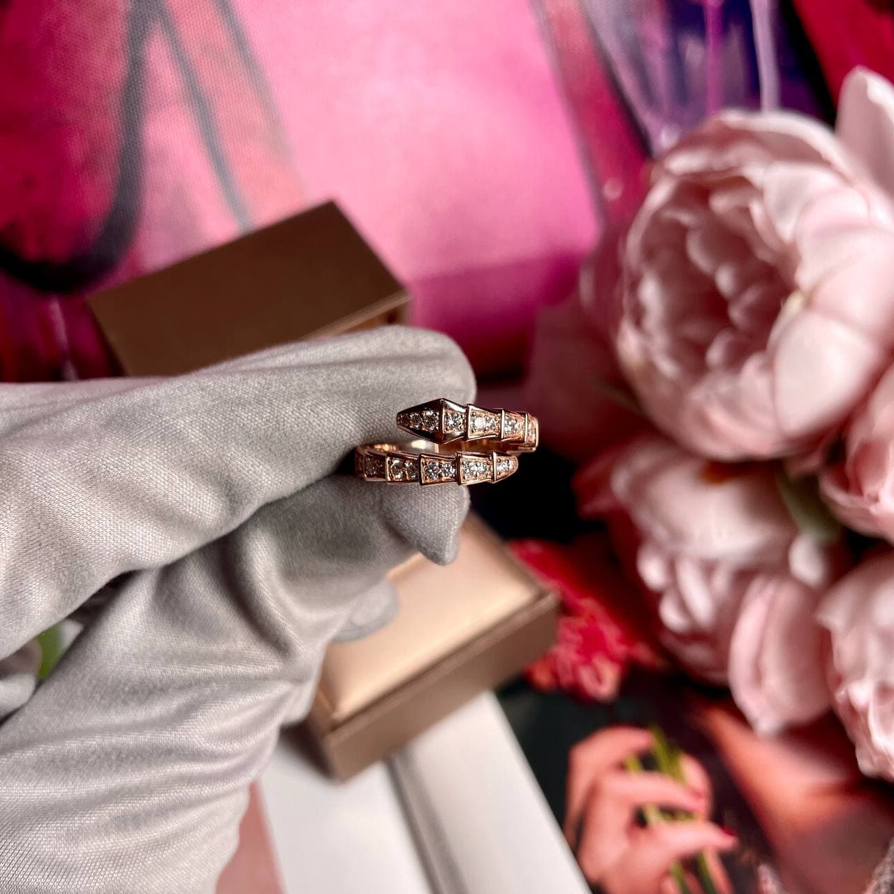 Кольцо Bulgari Serpenti (розовое золото 585)