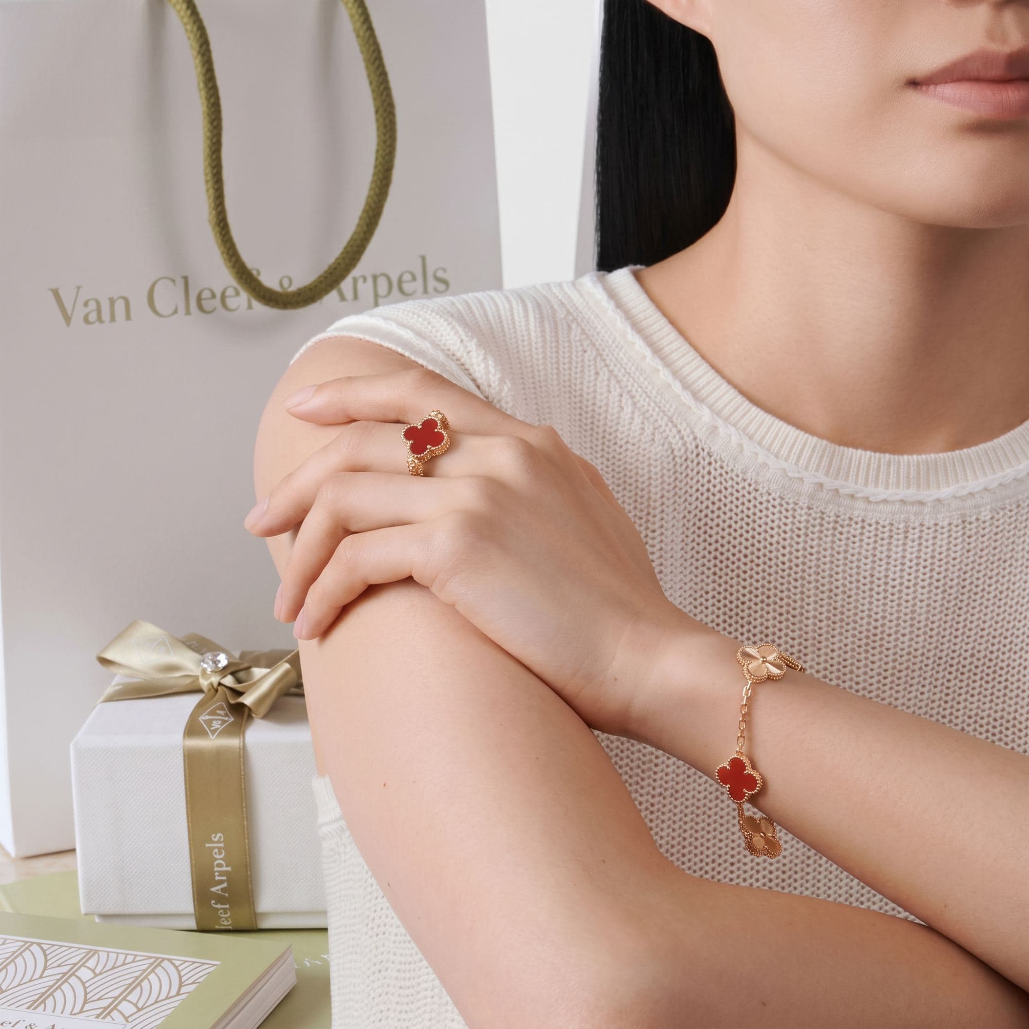 Браслет Van Cleef & Arpels Vintage Alhambra, 5 мотивов — фото 3