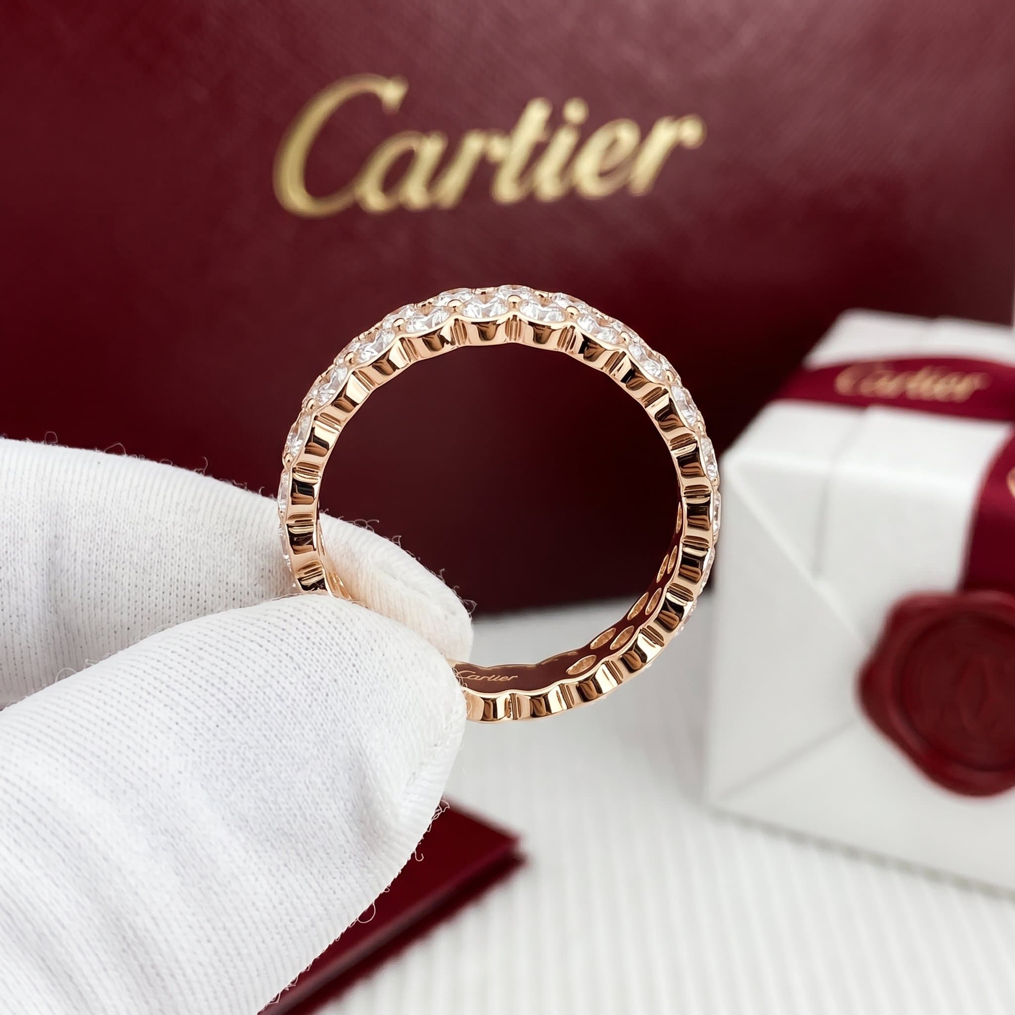 Золотое обручальное кольцо Cartier Broderie с бриллиантами, два ряда