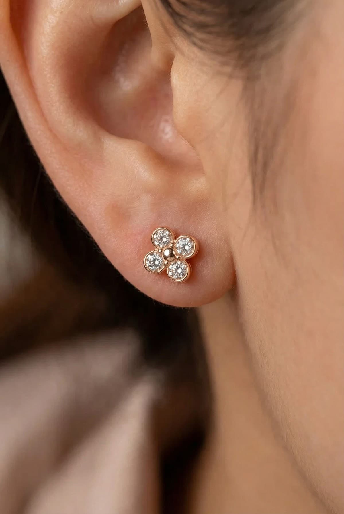 DIAMDOR Золотые серьги с бриллиантами 0,51ct