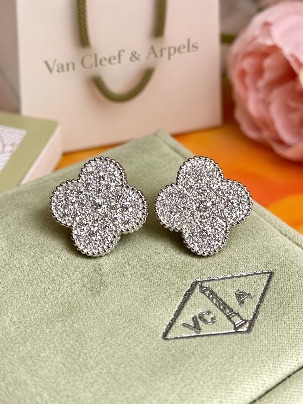 Серьги Van Cleef 2 см, Белое золото