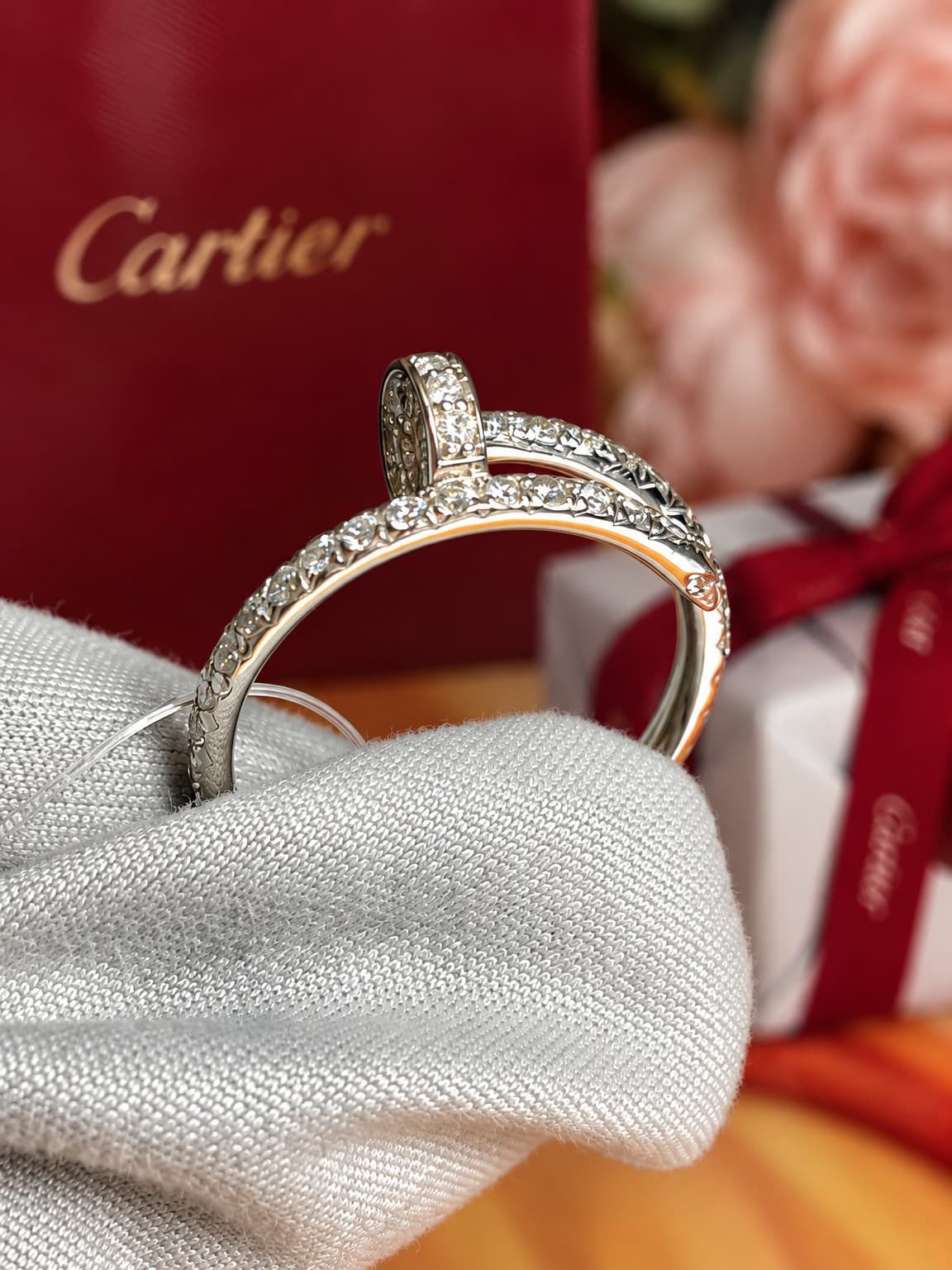 Cartier Кольцо Cartier Love уменьшенная модель WB