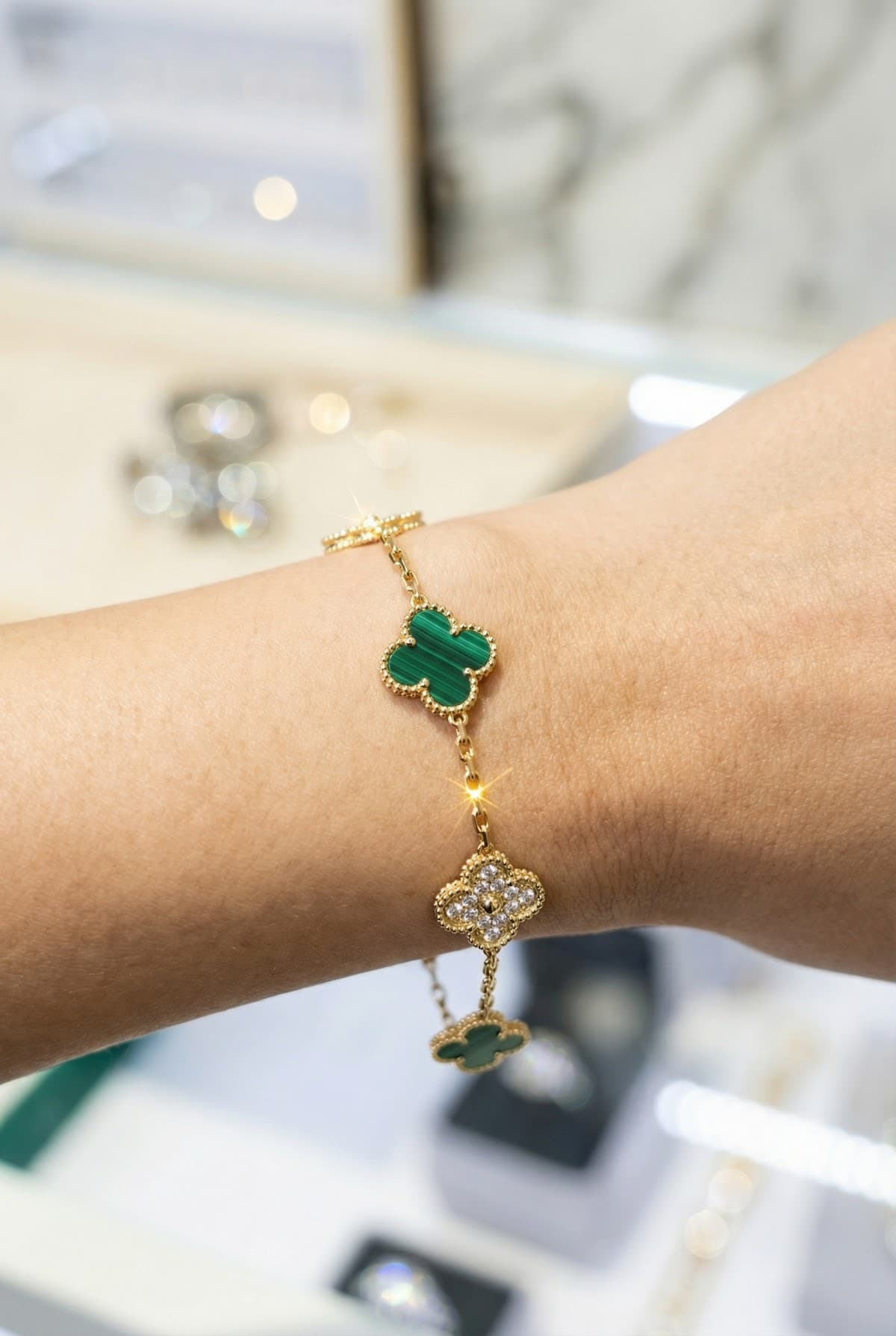 Золотой браслет с бриллиантами Van Cleef Vintage Alhambra