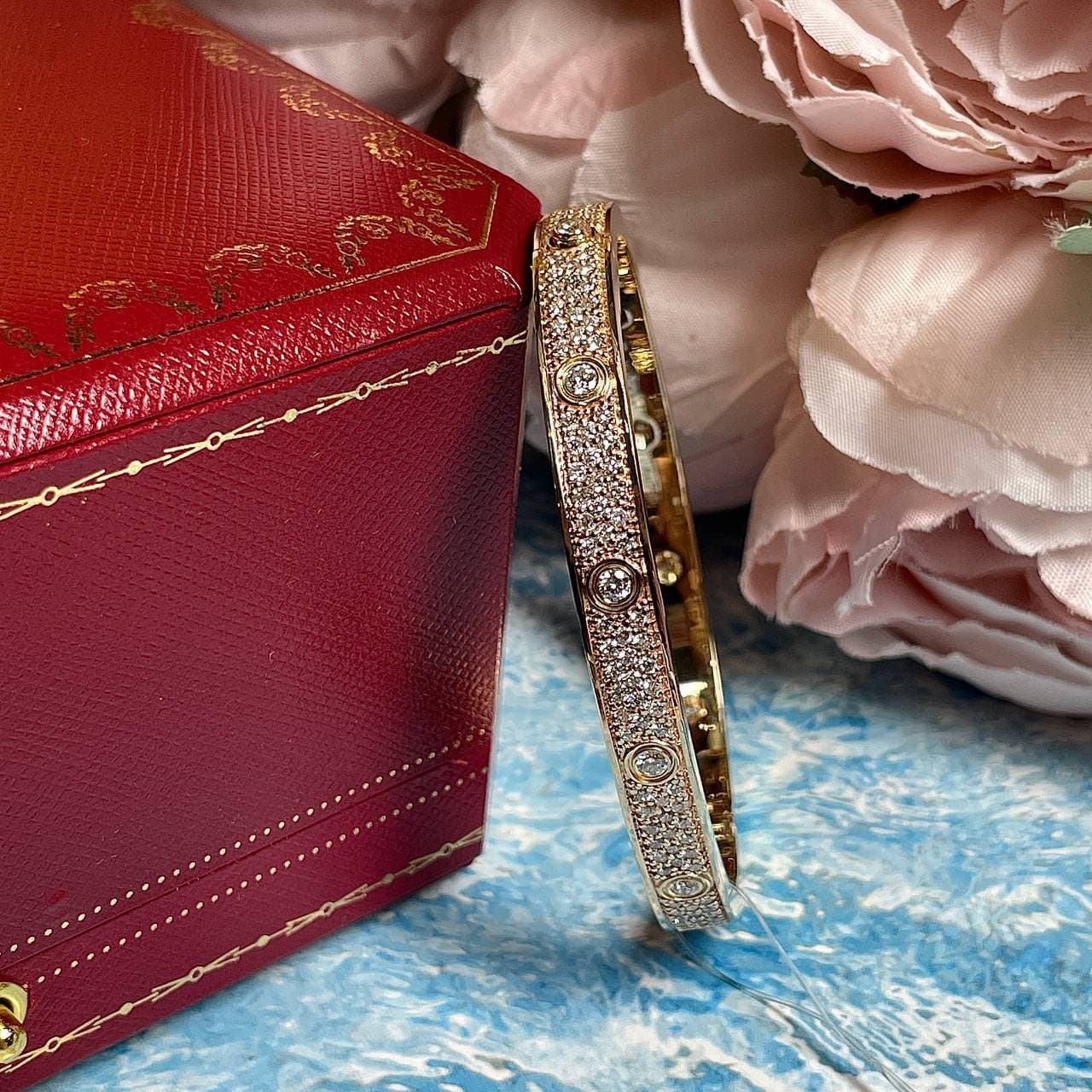 Браслет Cartier Love Pave с 10 бриллиантами 3,10 ct (желтое золото 585)