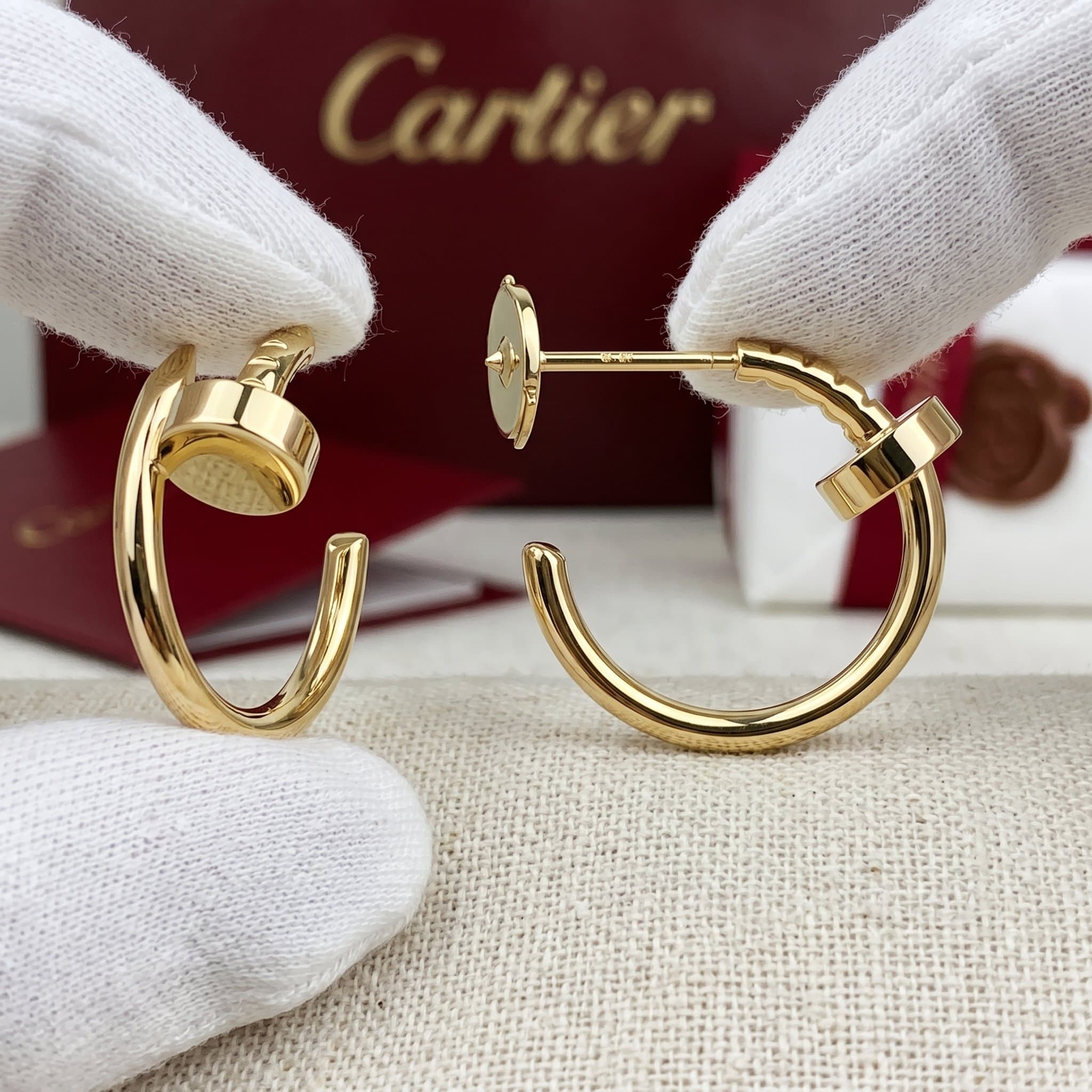 Золотые серьги-кольца Cartier Juste un Clou (гвоздь), малая модель — фото 2