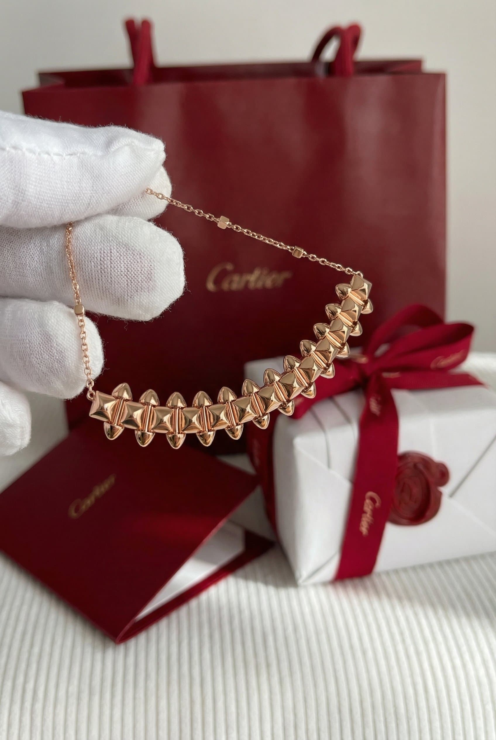 Золотое колье Cartier Clash de Cartier