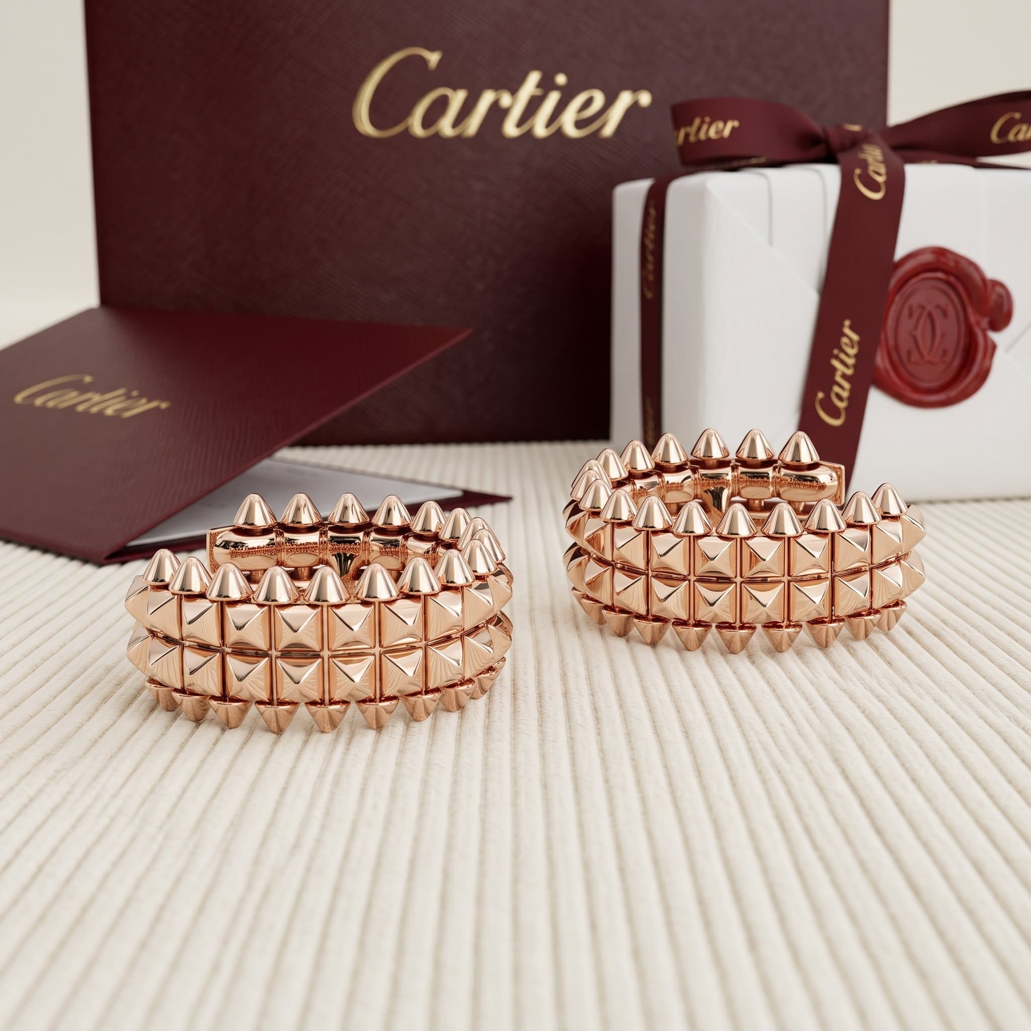 Золотые серьги-кольца Cartier Clash, два ряда