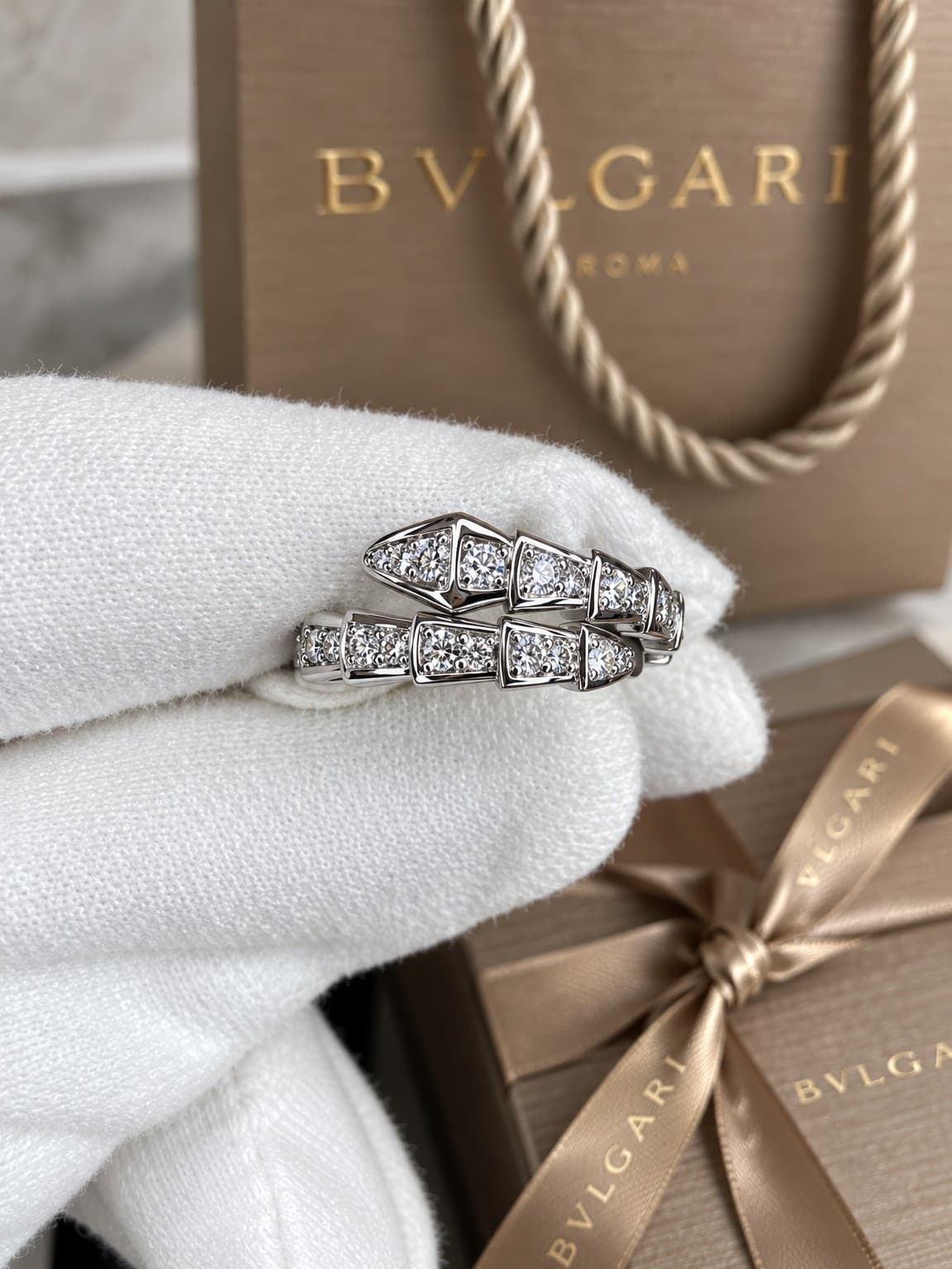 Bulgari Кольцо Bulgari Serpenti