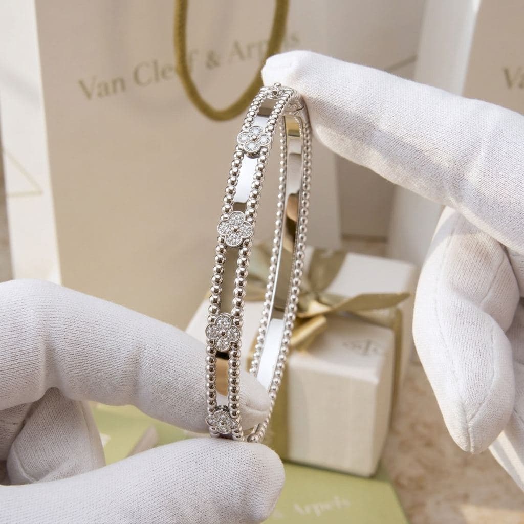 Браслет Van Cleef & Arpels Perlée sweet clovers, средняя модель — фото 4