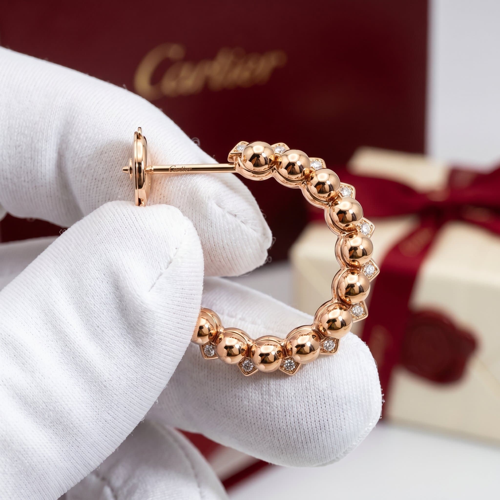 Золотые серьги-кольца Cartier Clash с бриллиантами, малая модель, паве