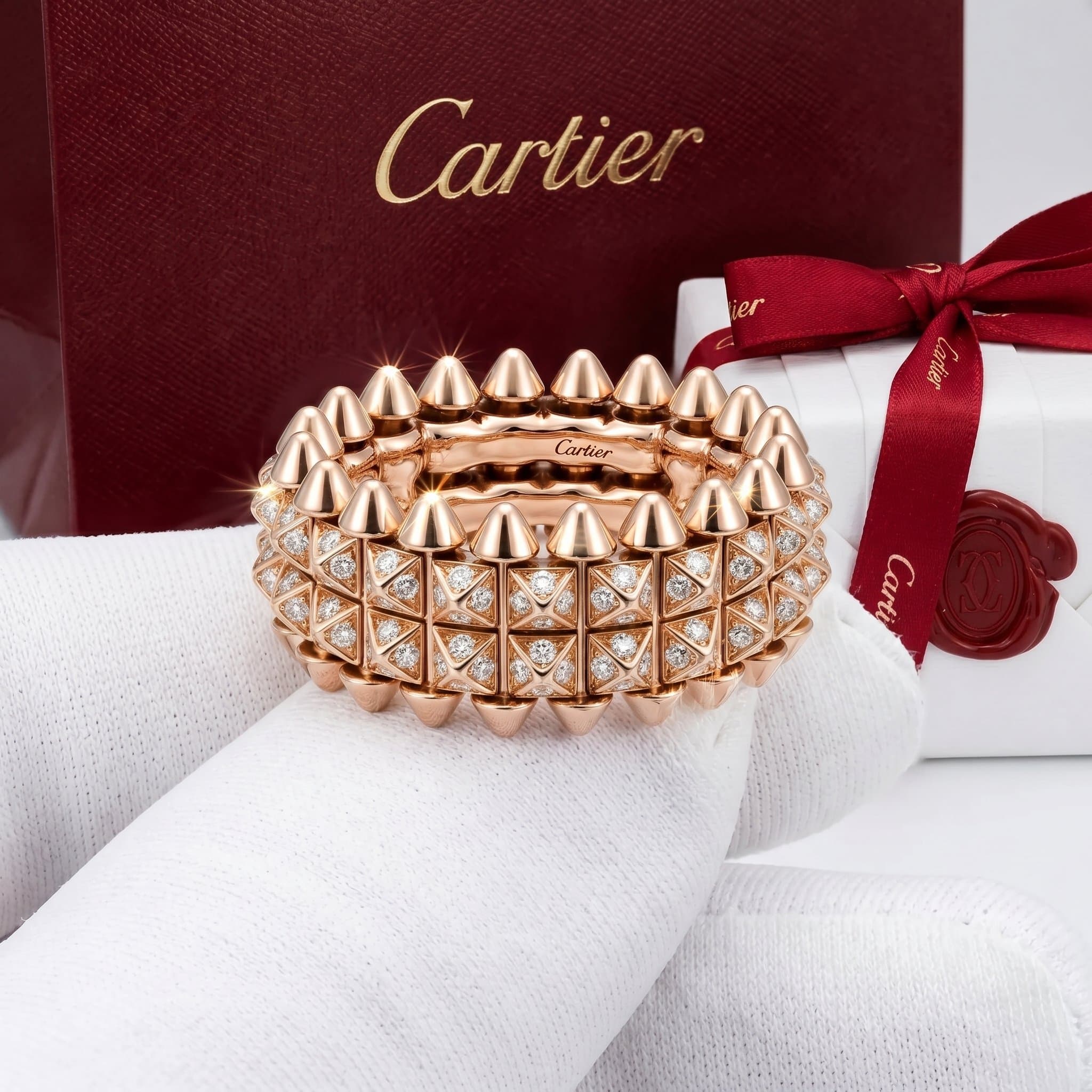 Золотое кольцо Cartier Clash с бриллиантами, два ряда, паве, Розовое золото