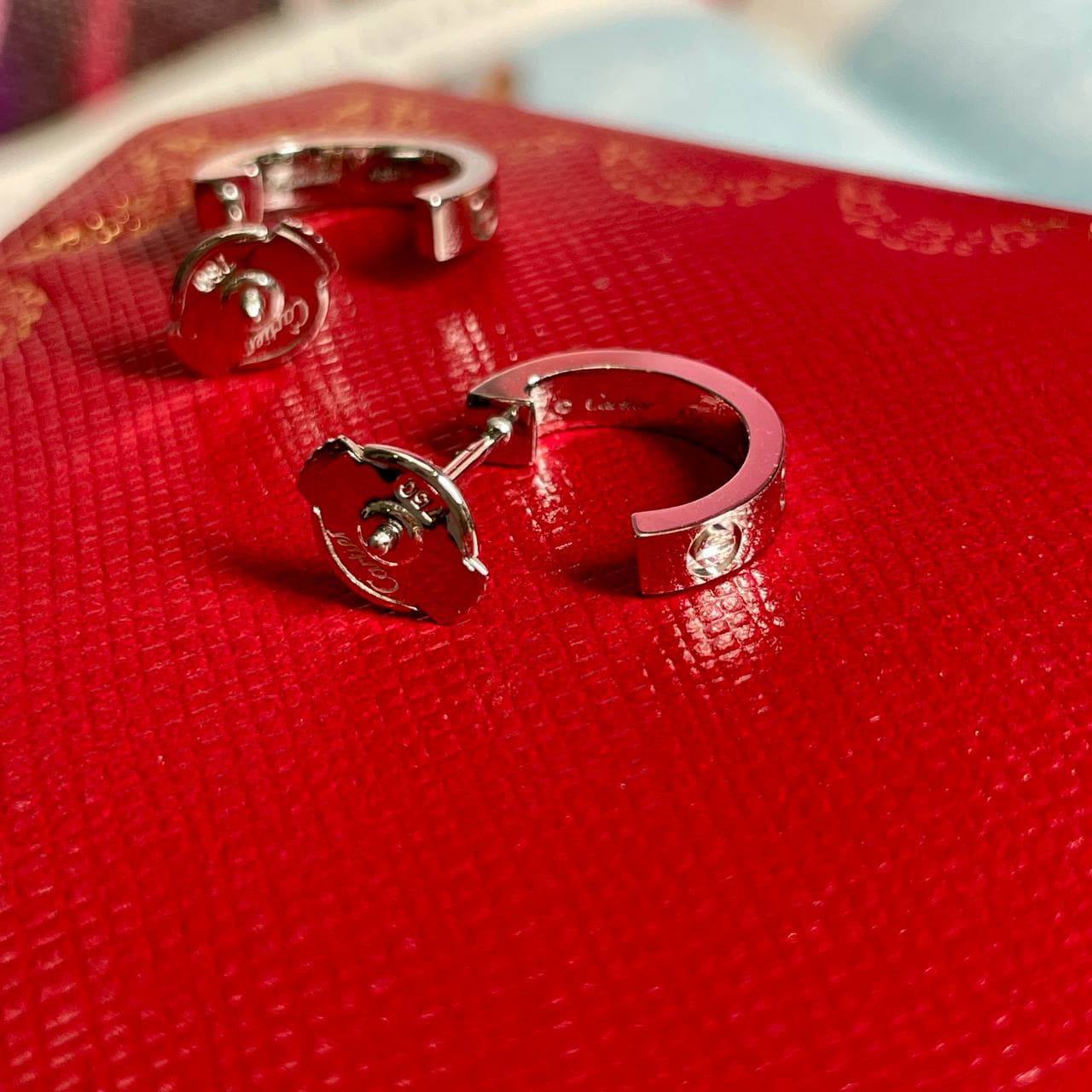 Серьги Cartier Love маленькая модель (белое золото 750) — фото 3